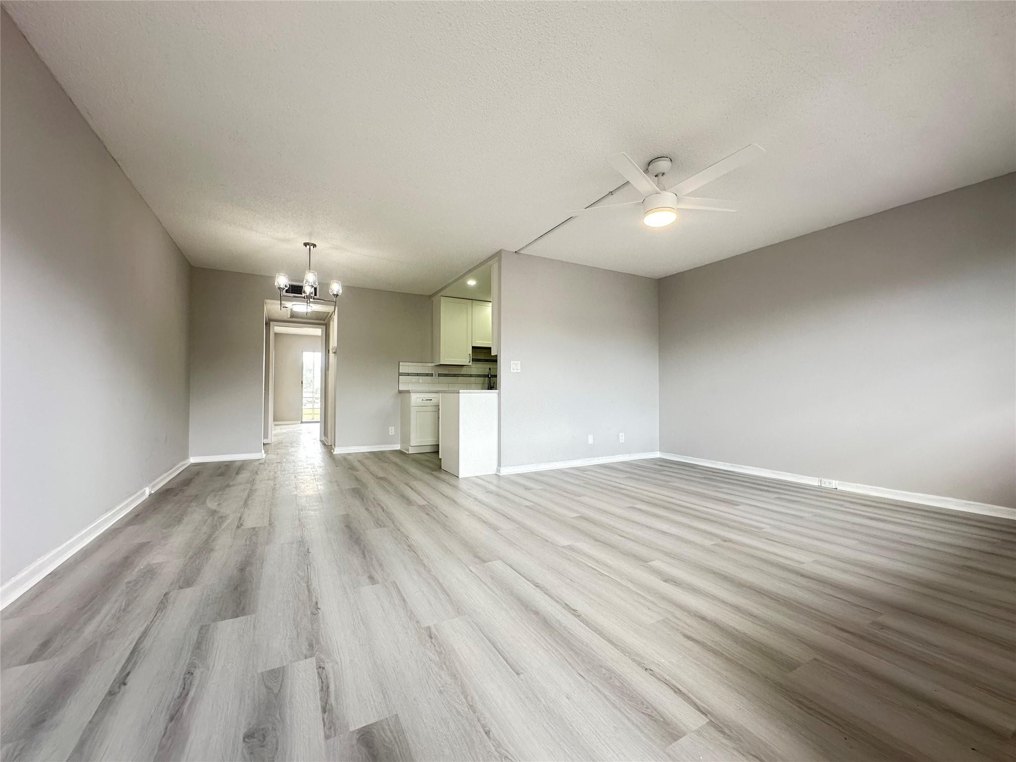 2048 Newport N Property Photo 10