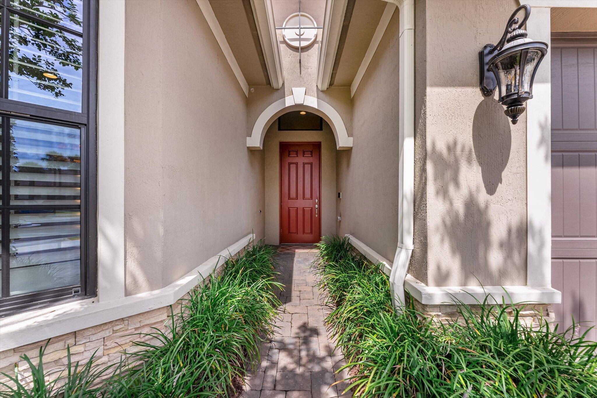 9505 Kalmar Circle W Property Photo 3