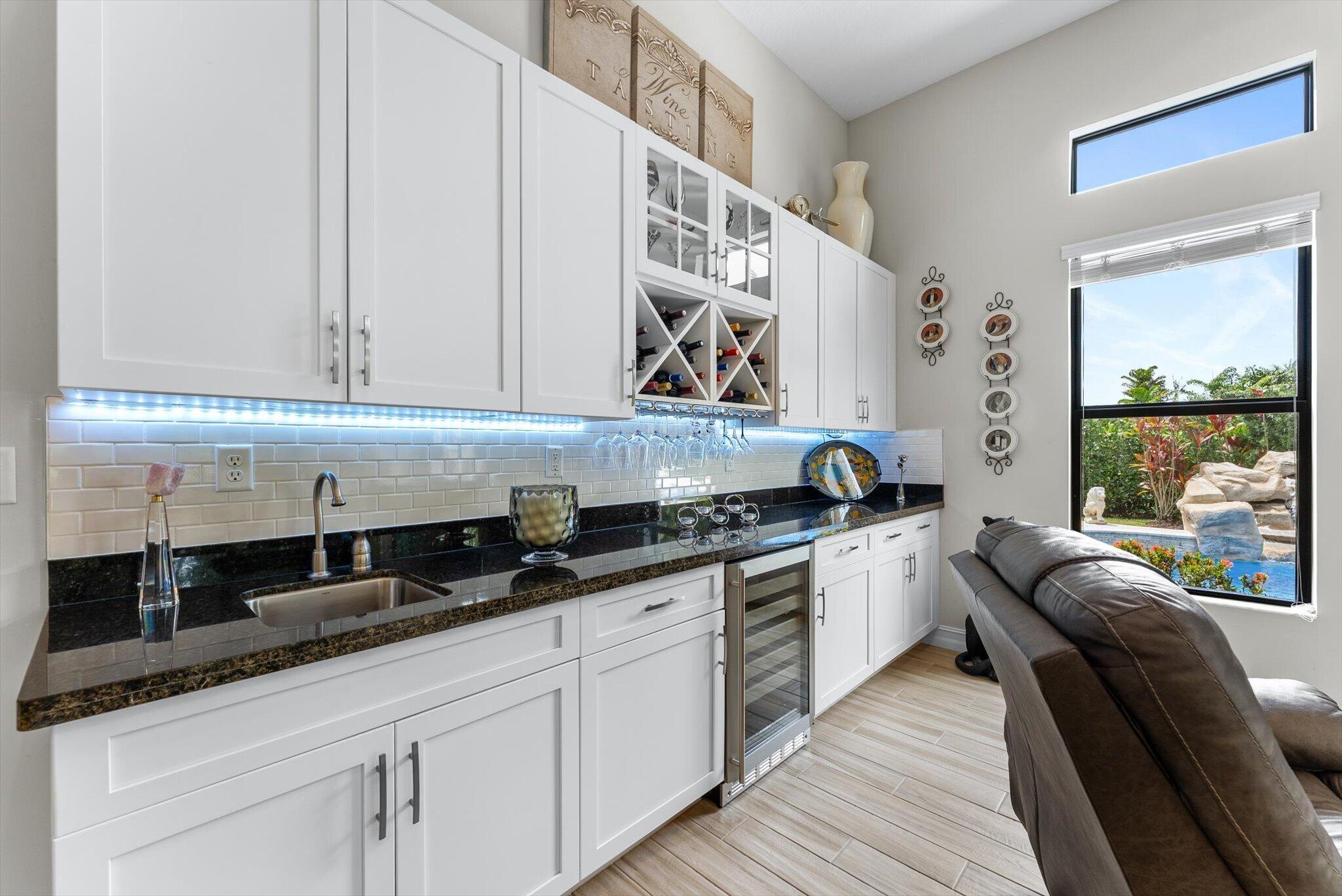 9505 Kalmar Circle W Property Photo 14