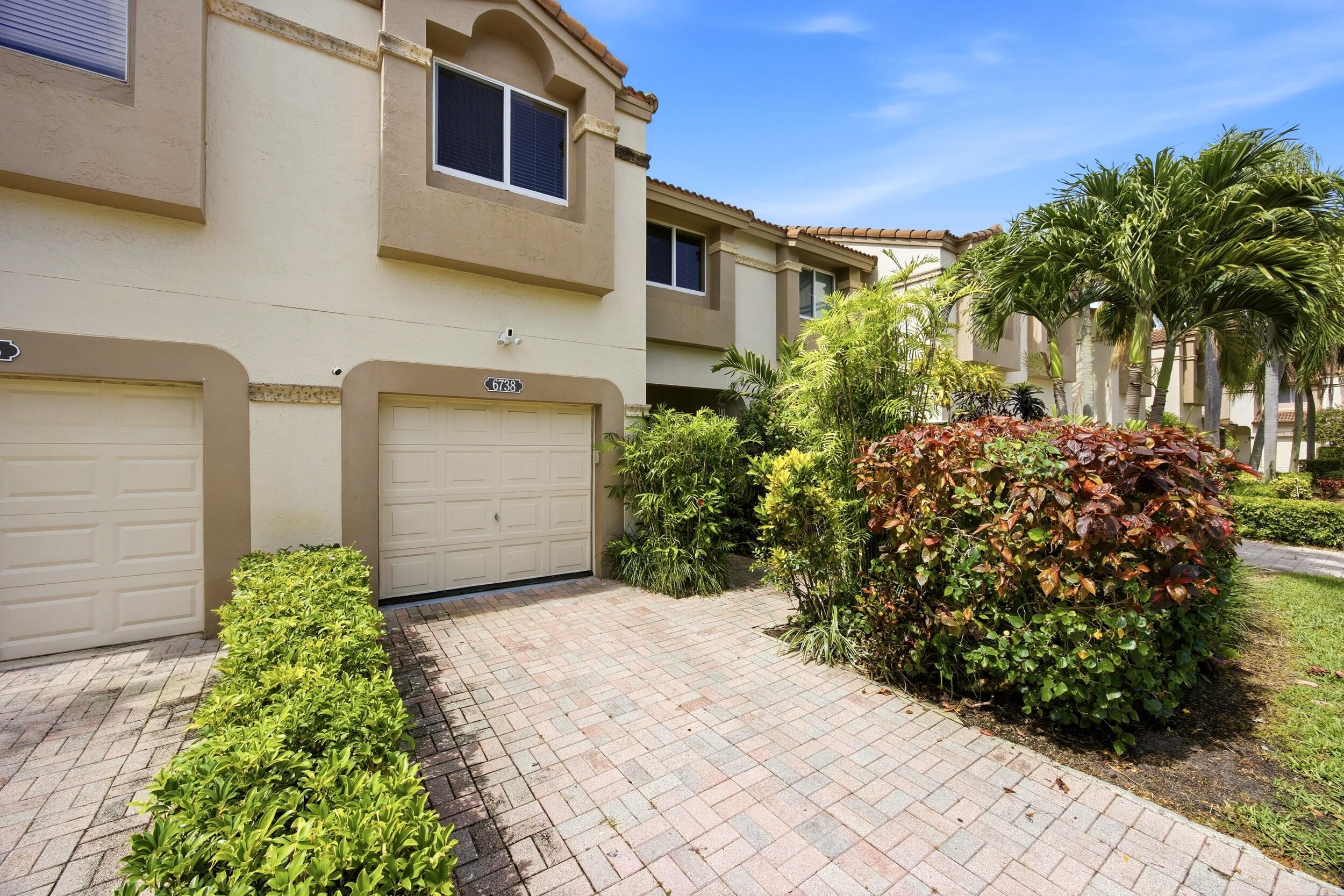 6738 Via Regina Property Photo 2