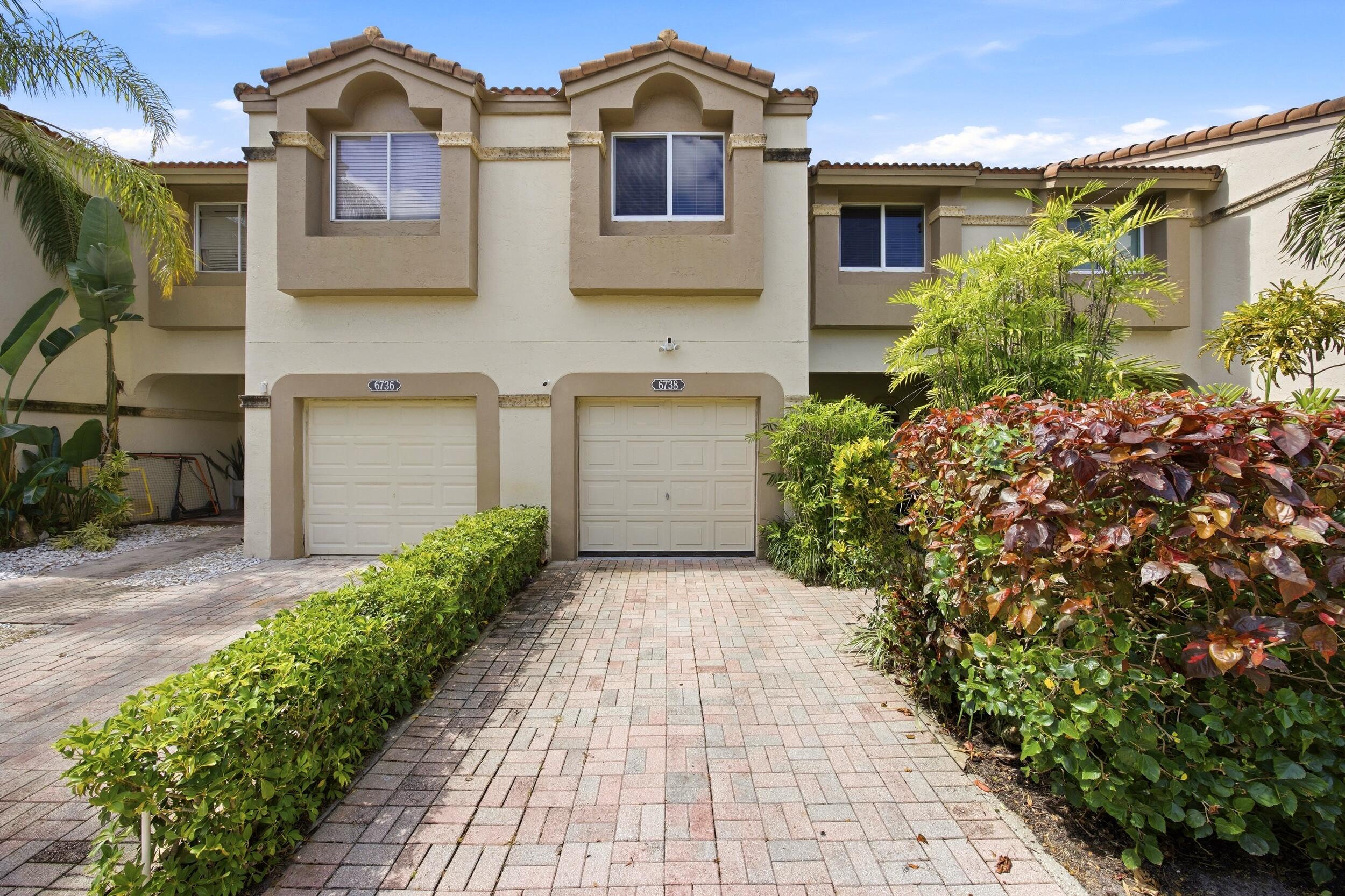 6738 Via Regina Property Photo 3