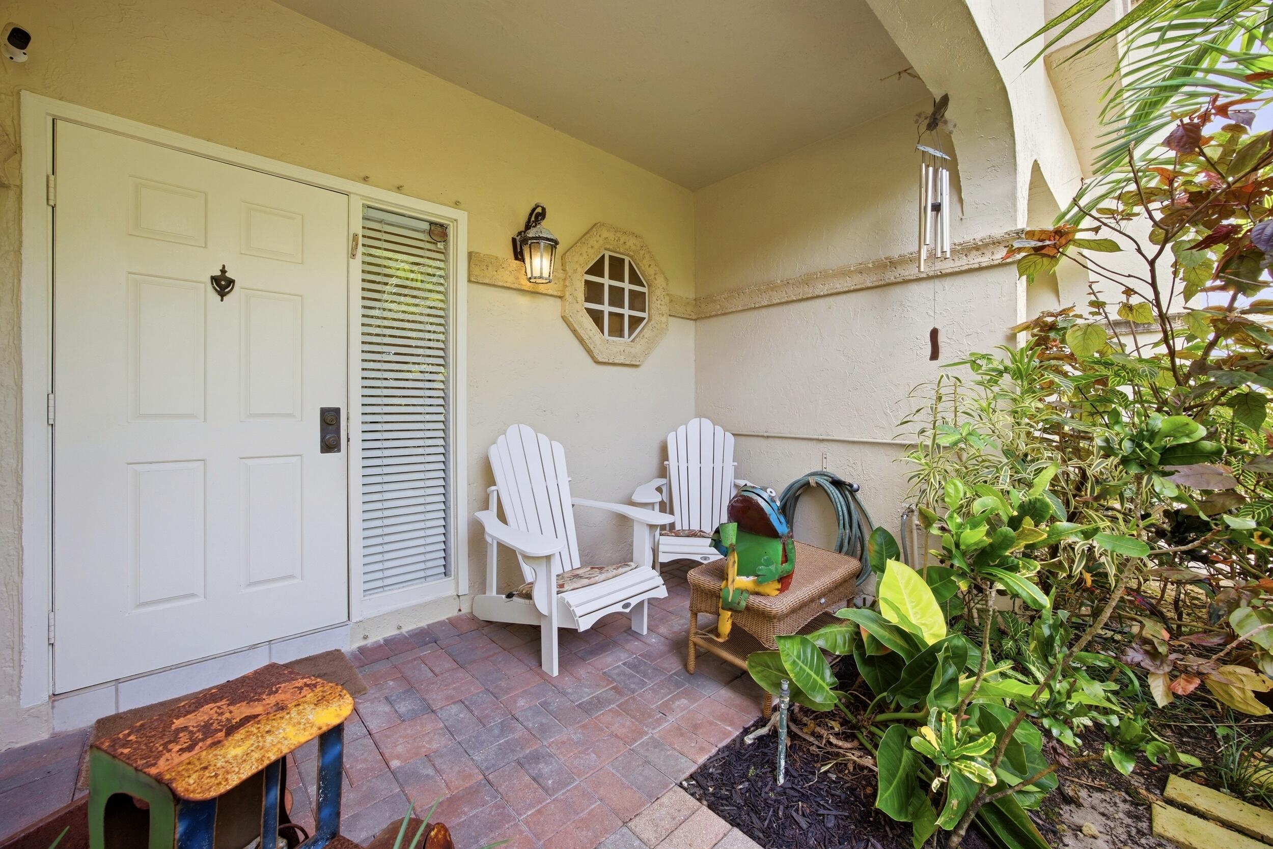 6738 Via Regina Property Photo 5