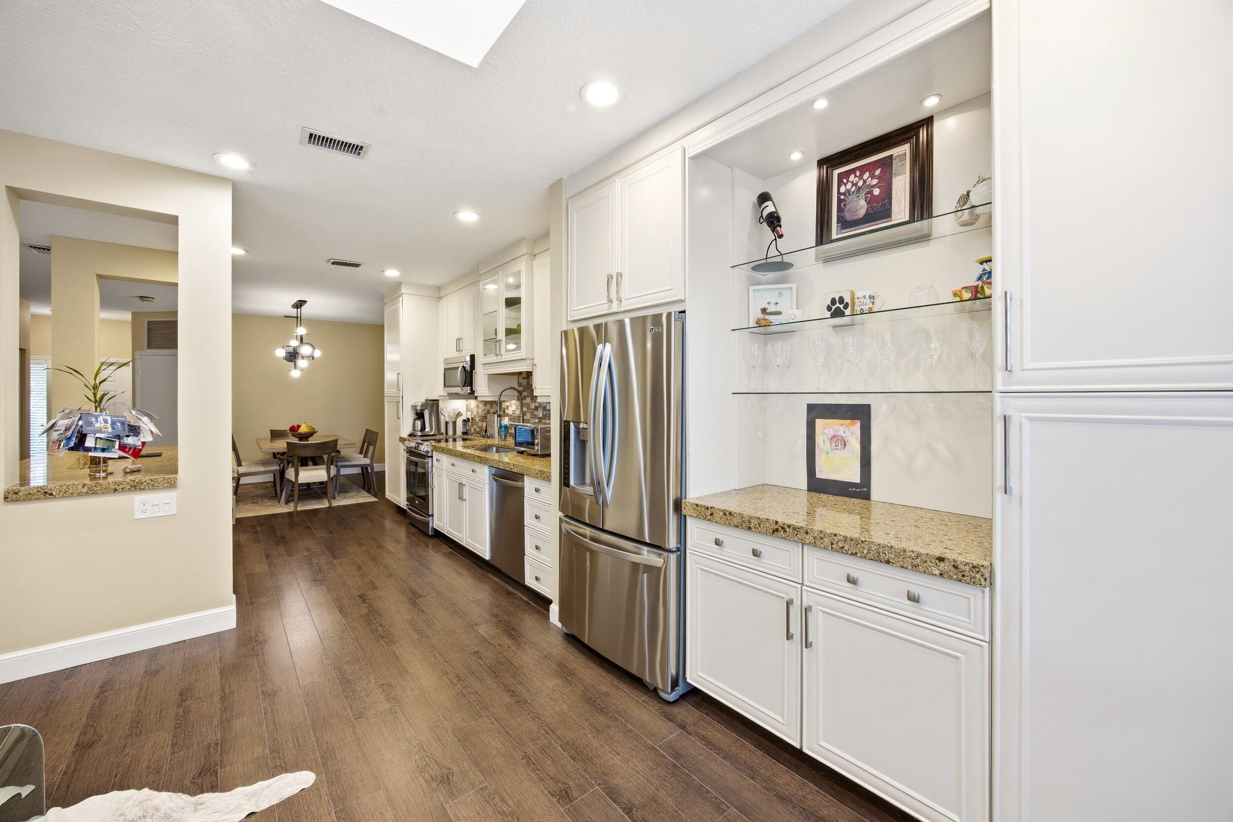 6738 Via Regina Property Photo 10