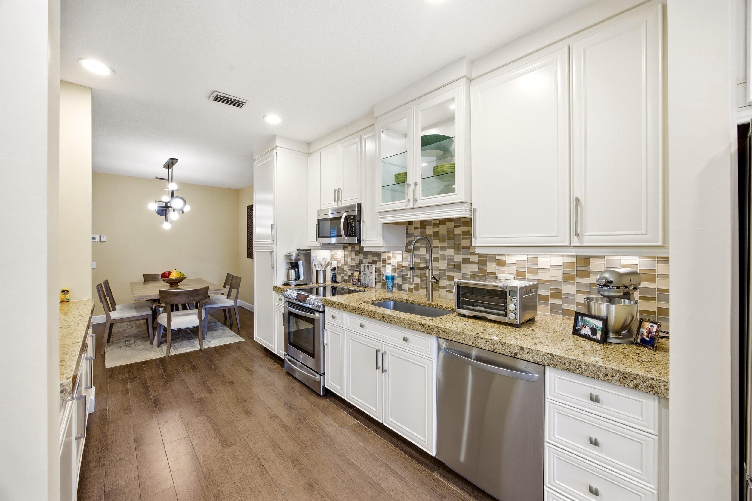 6738 Via Regina Property Photo 13