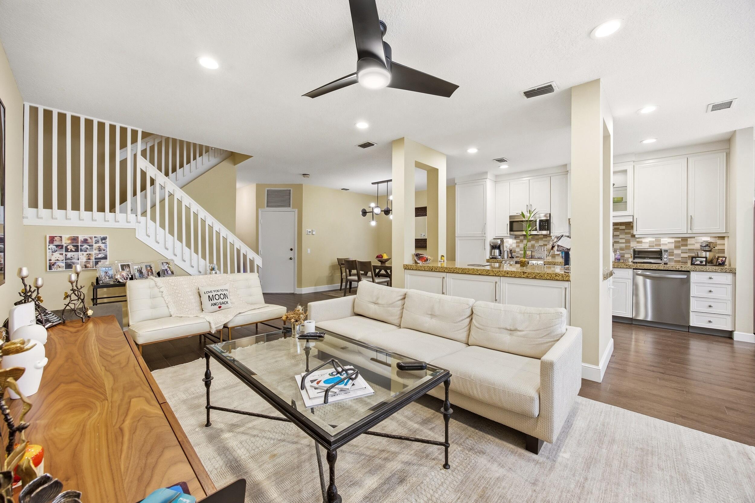 6738 Via Regina Property Photo 14