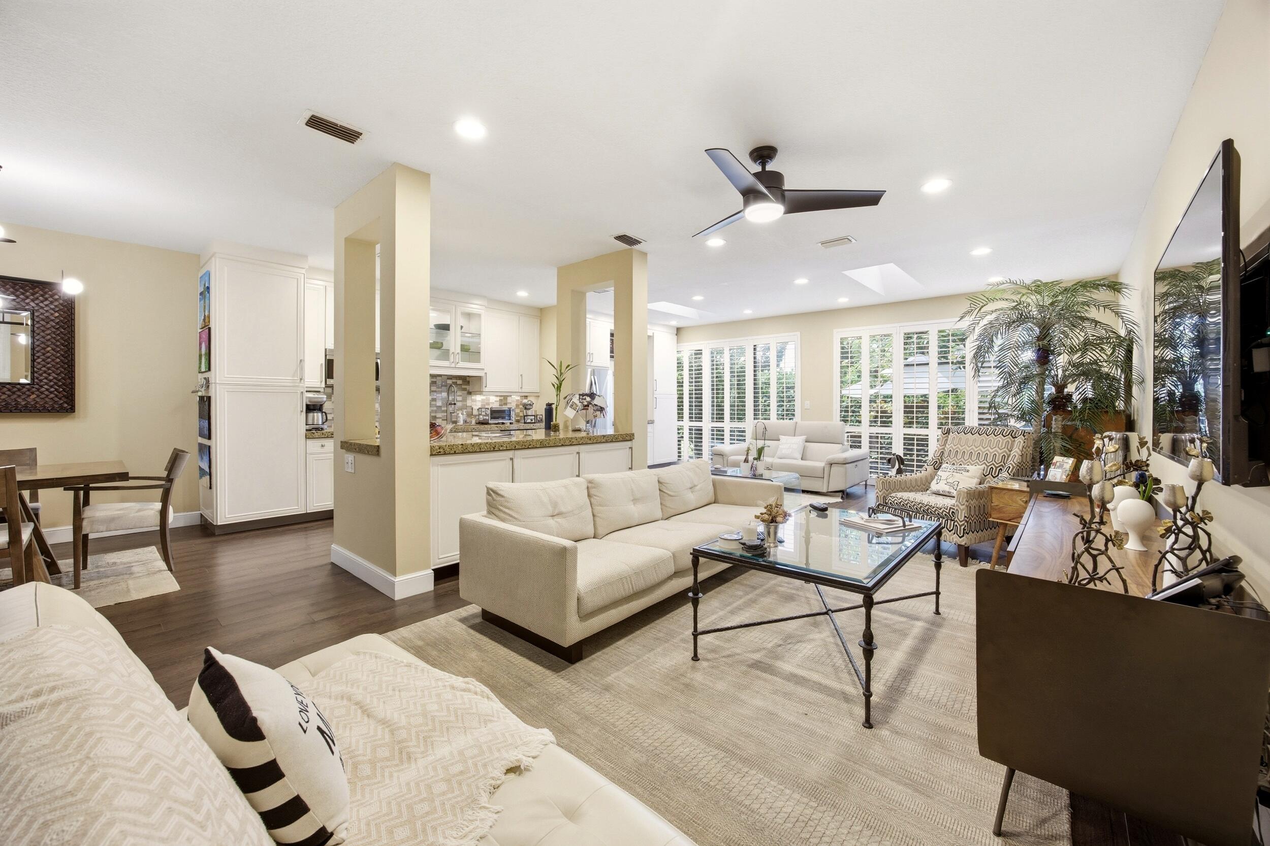 6738 Via Regina Property Photo 15