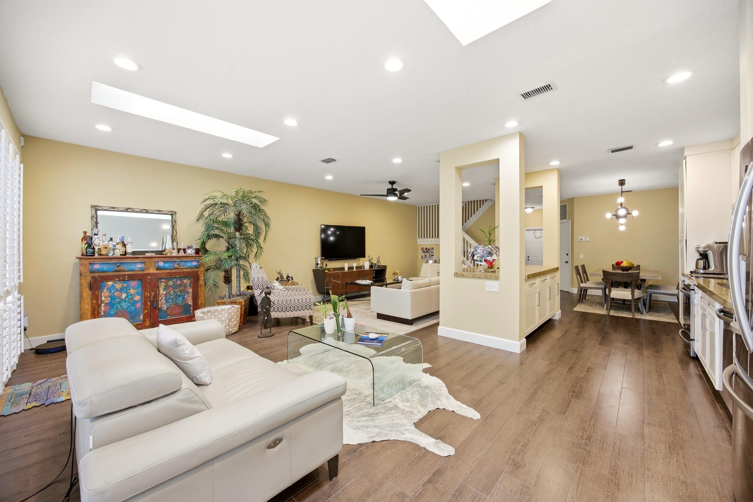 6738 Via Regina Property Photo 42