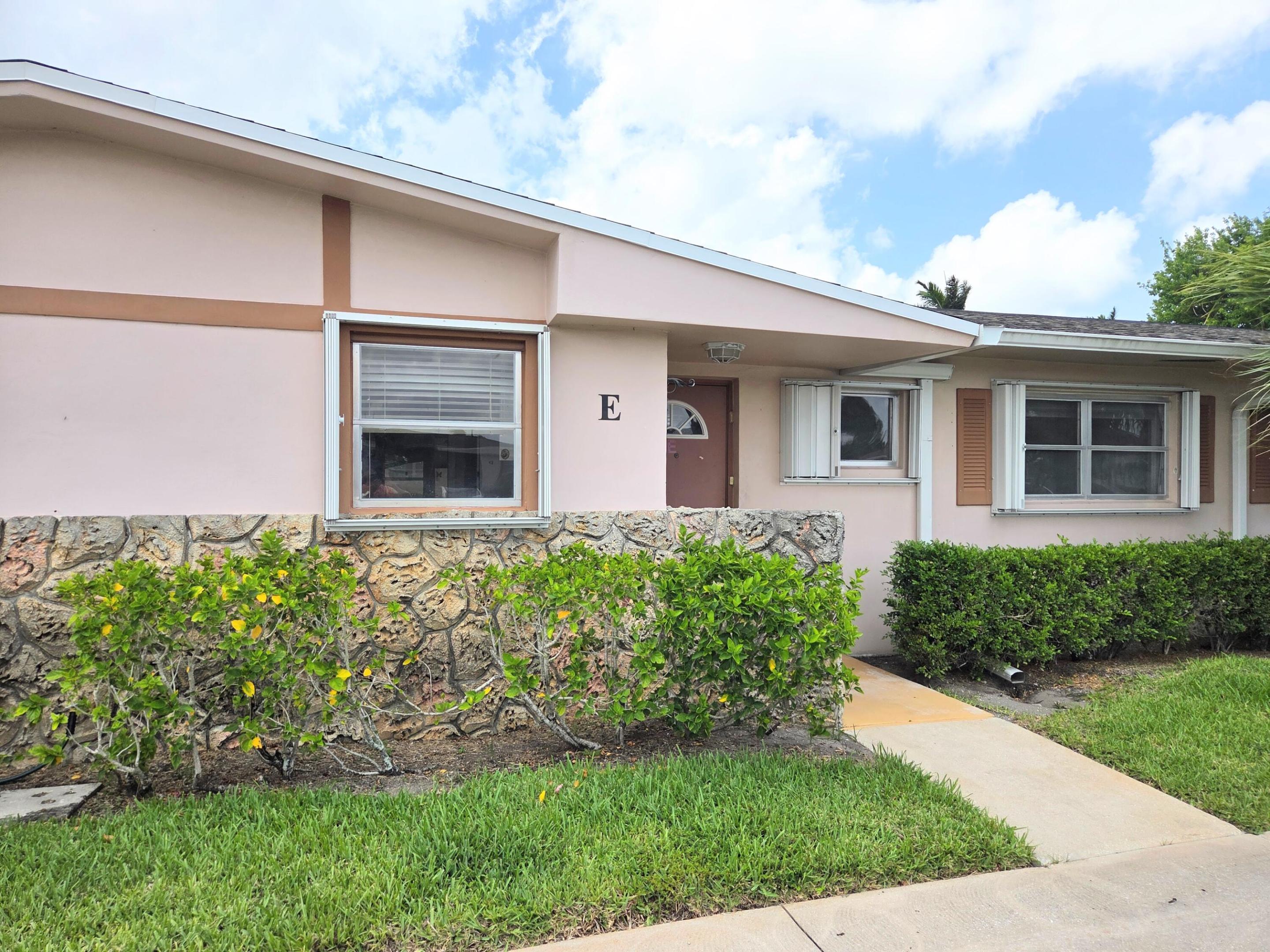 2703 Dudley Drive W Unit E Property Photo 2