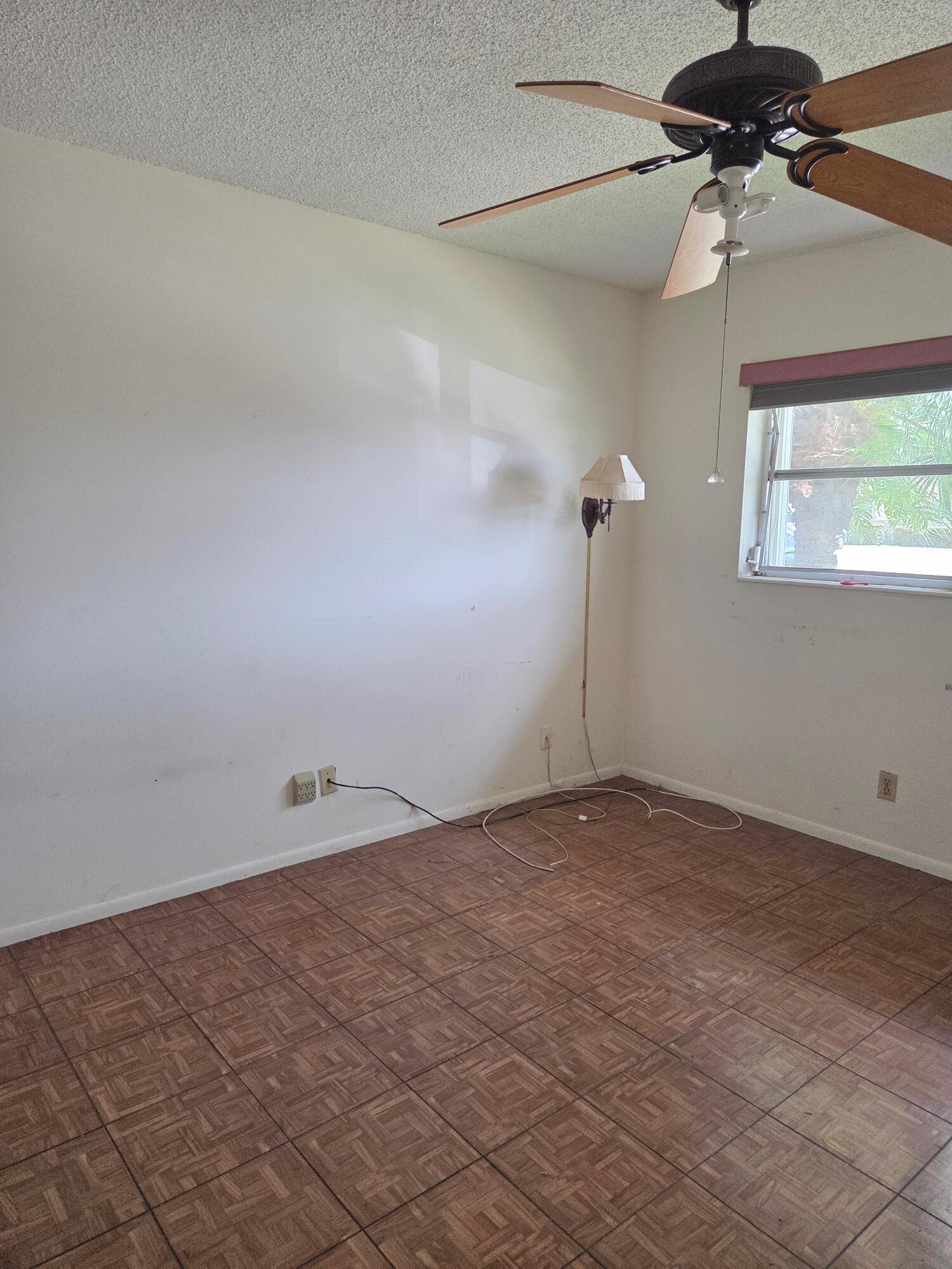 2703 Dudley Drive W Unit E Property Photo 10