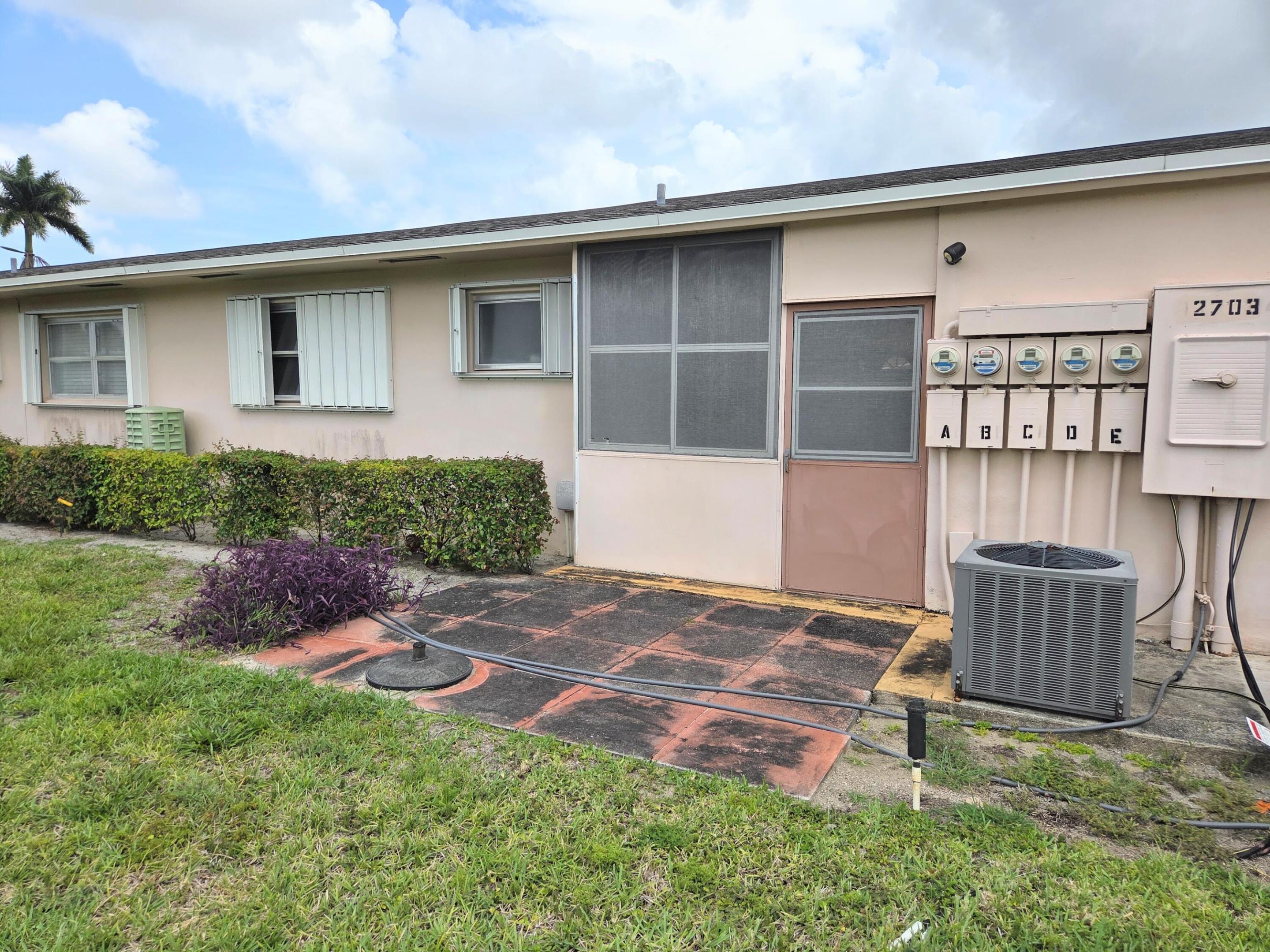 2703 Dudley Drive W Unit E Property Photo 12