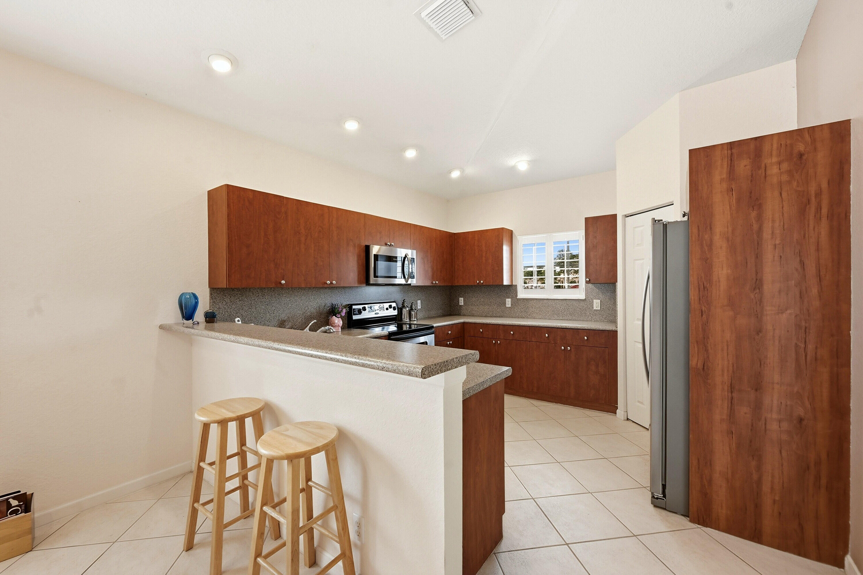 2340 Windjammer Way Property Photo 8