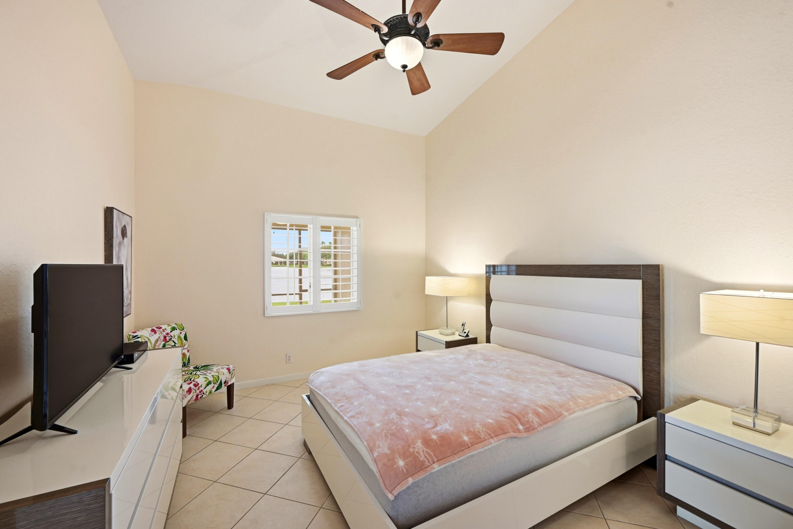 2340 Windjammer Way Property Photo 12