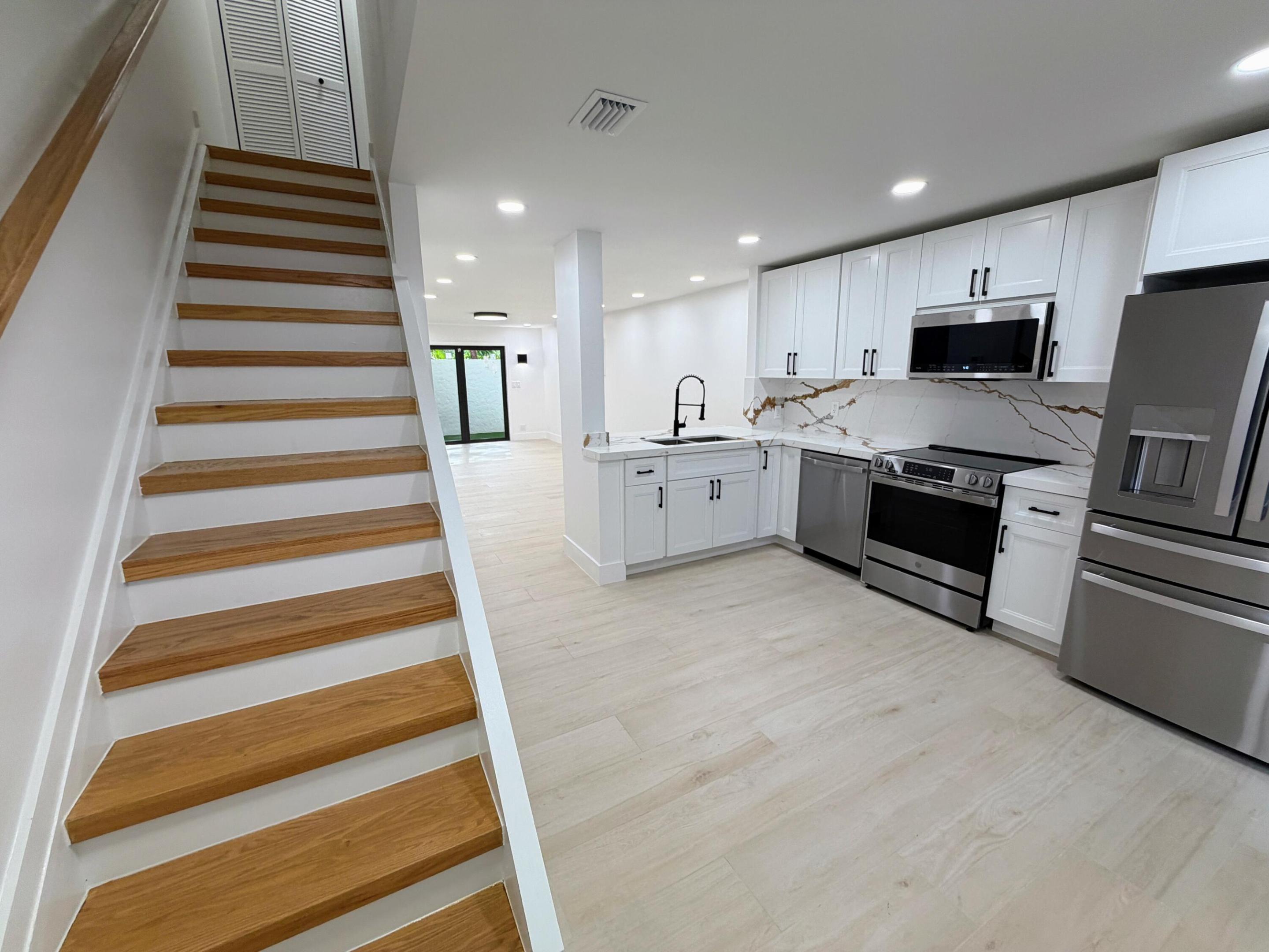 575 Ne 7th Avenue 4b Property Photo 15
