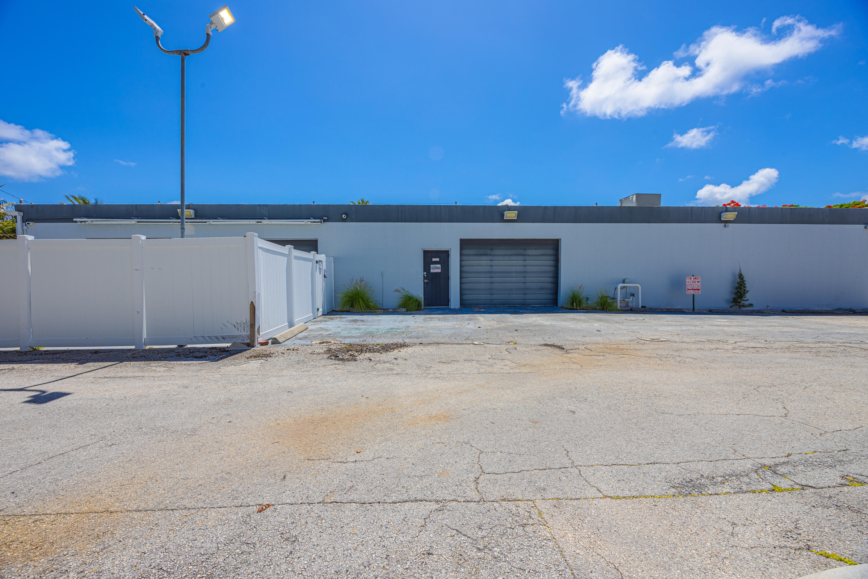 705 Bond Way Property Photo 4