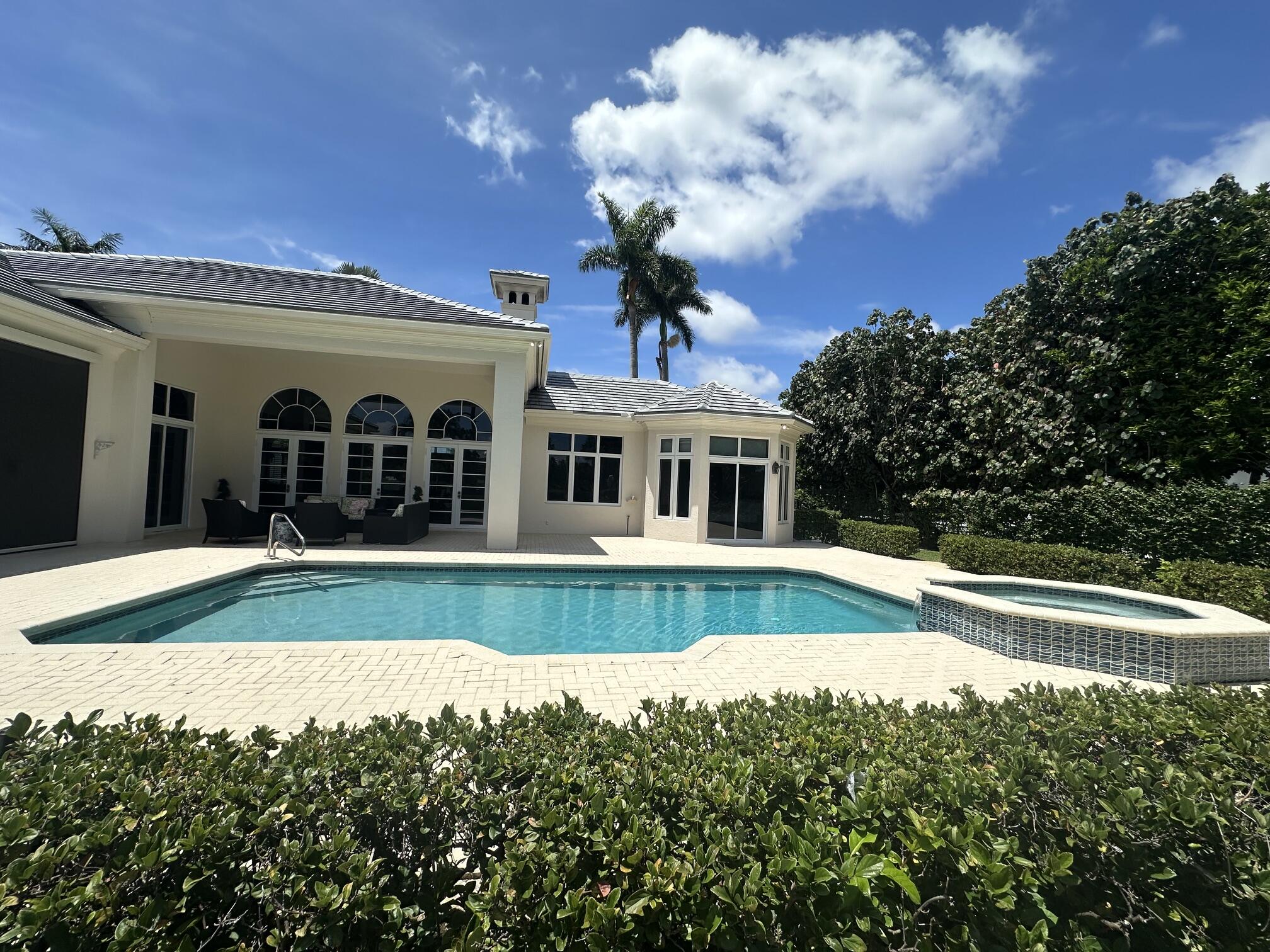 645 Atlantis Estates Way Property Photo 3