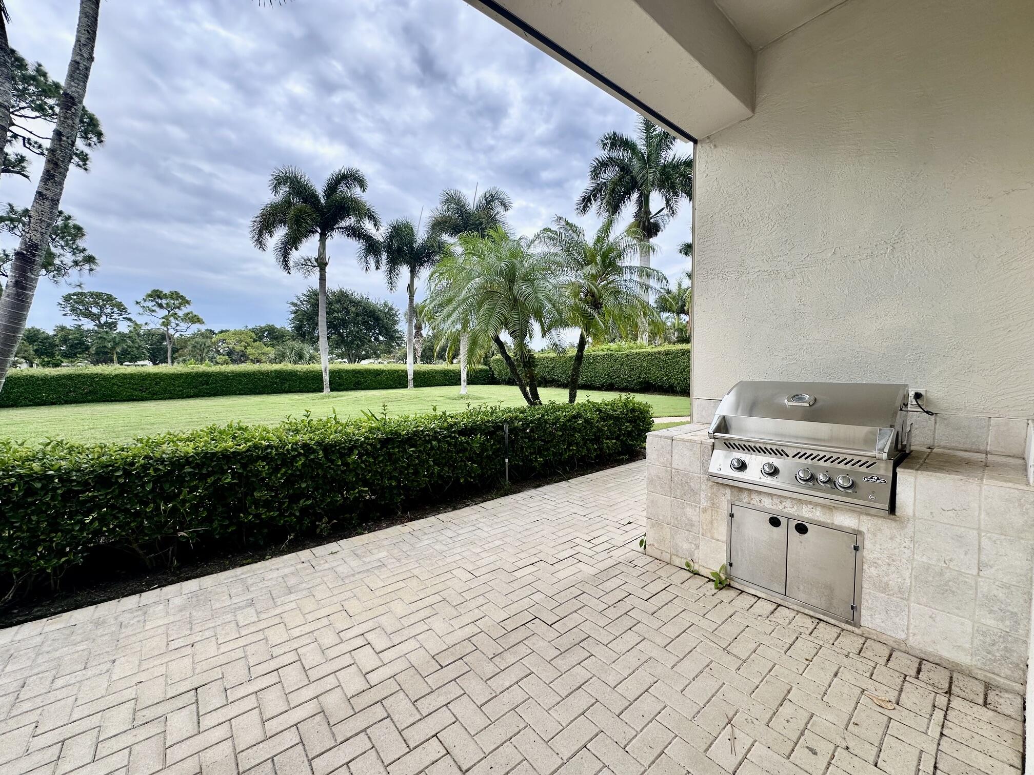 645 Atlantis Estates Way Property Photo 11
