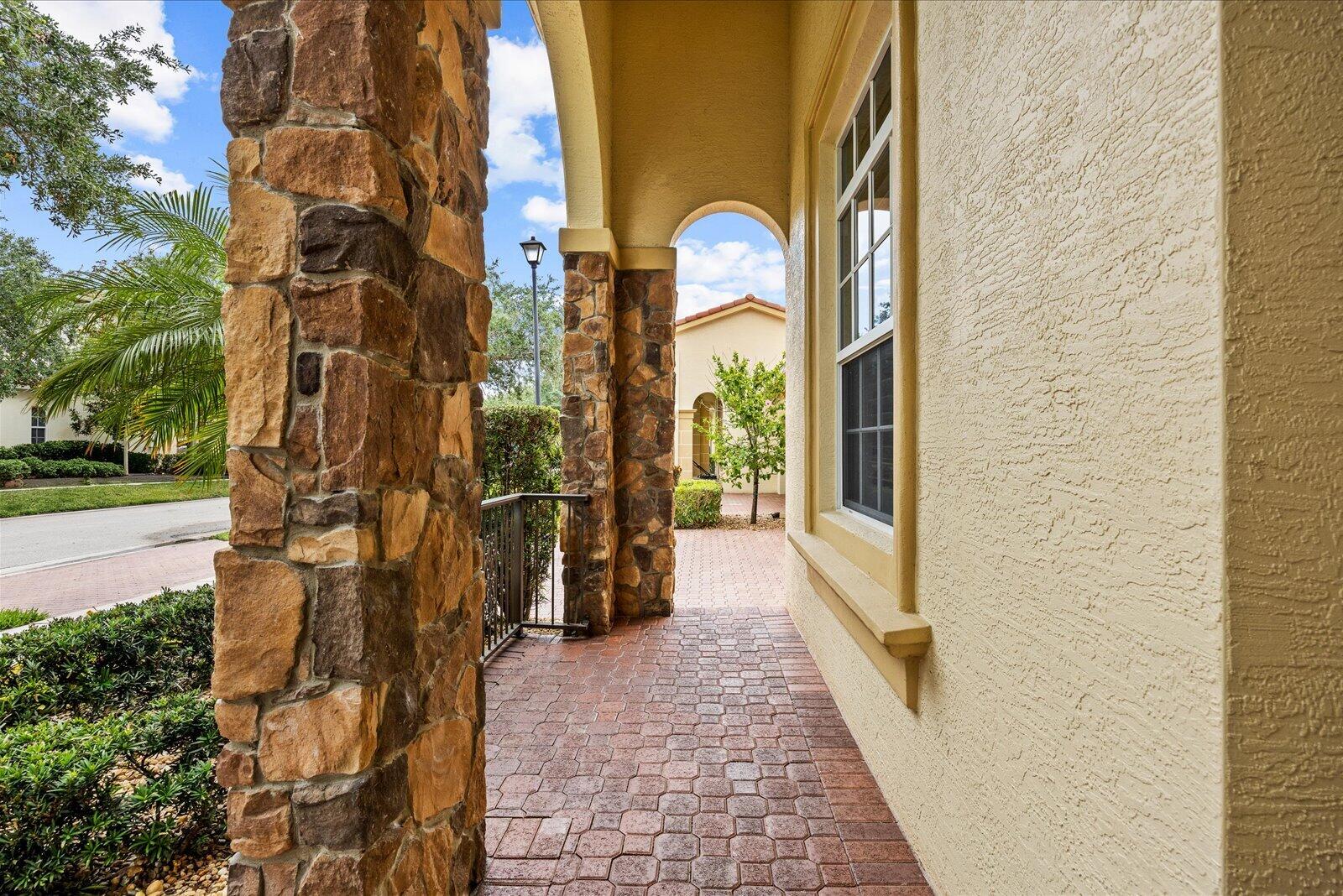 10099 Sw Duccio Lane Property Photo 6