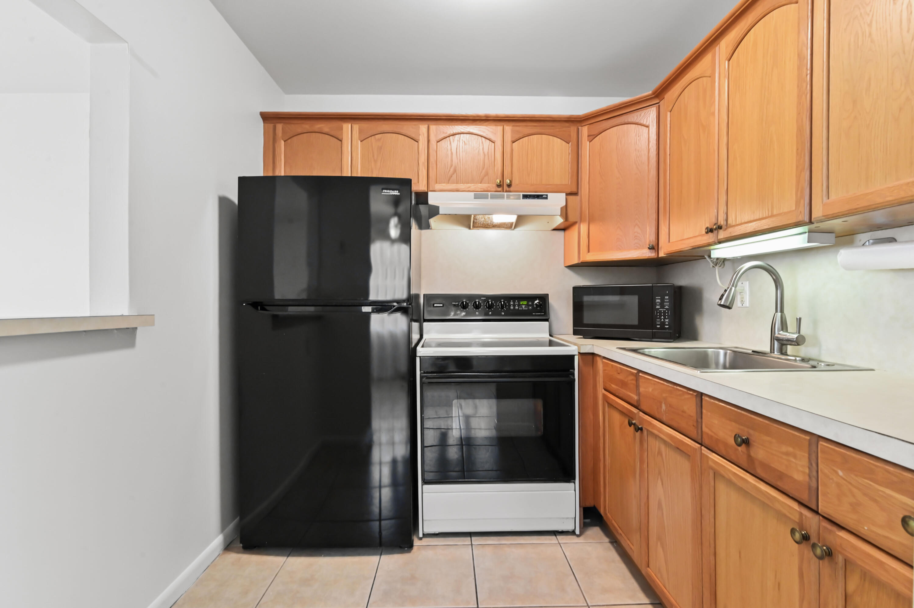 149 Coventry G Property Photo 6