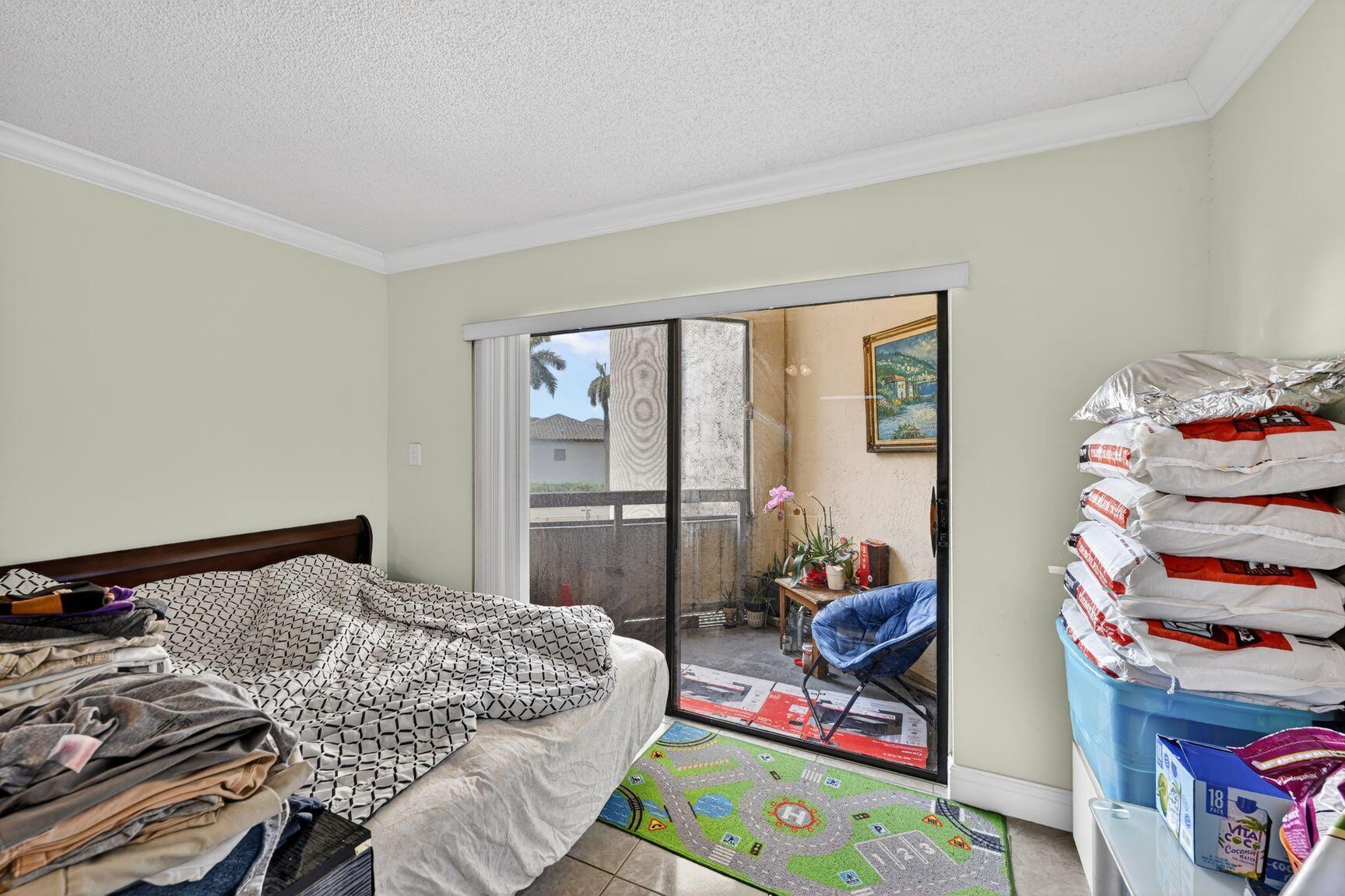 8290 Lake Drive 305 Property Photo 7