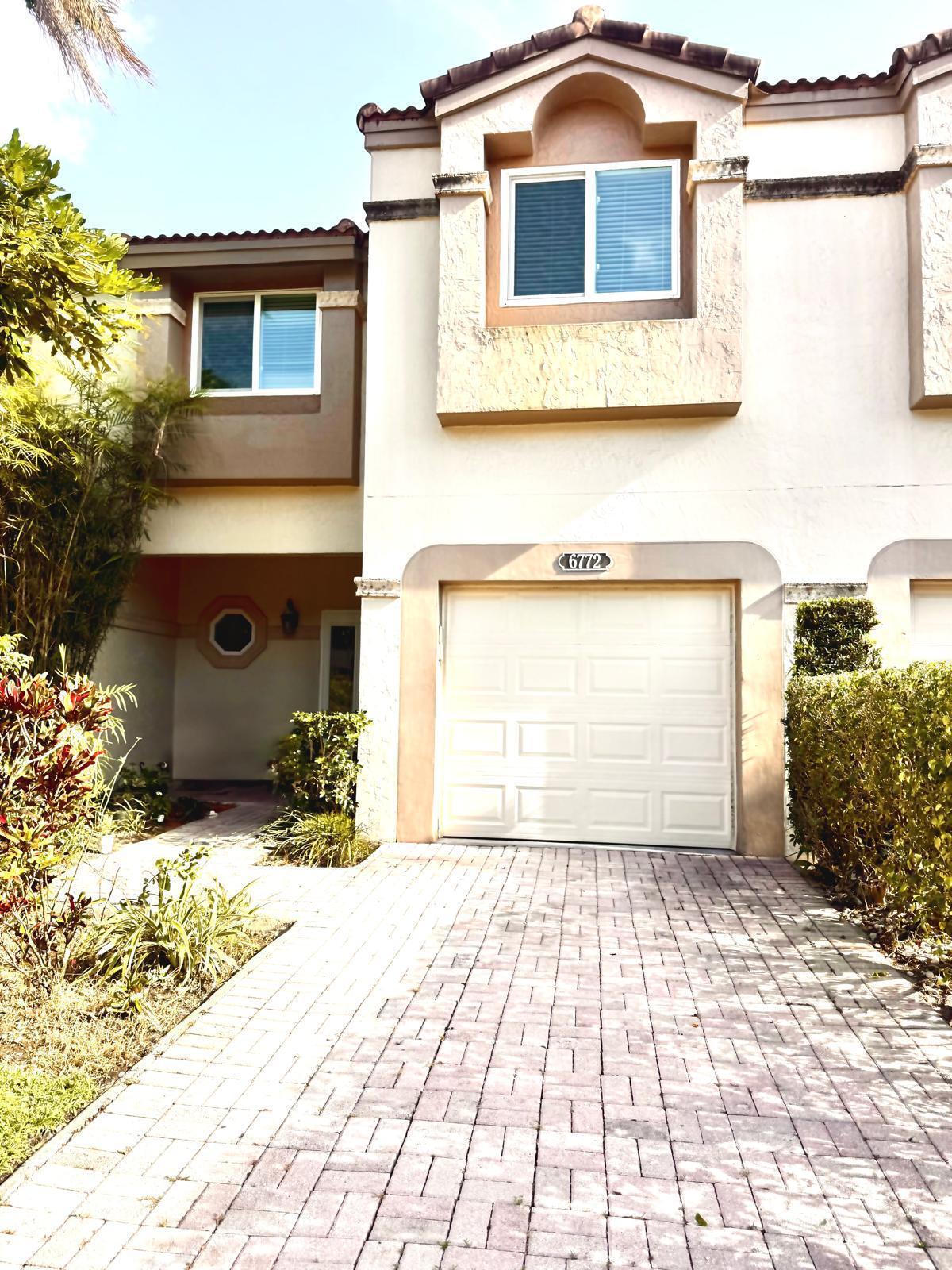 6772 Via Regina Property Photo 1