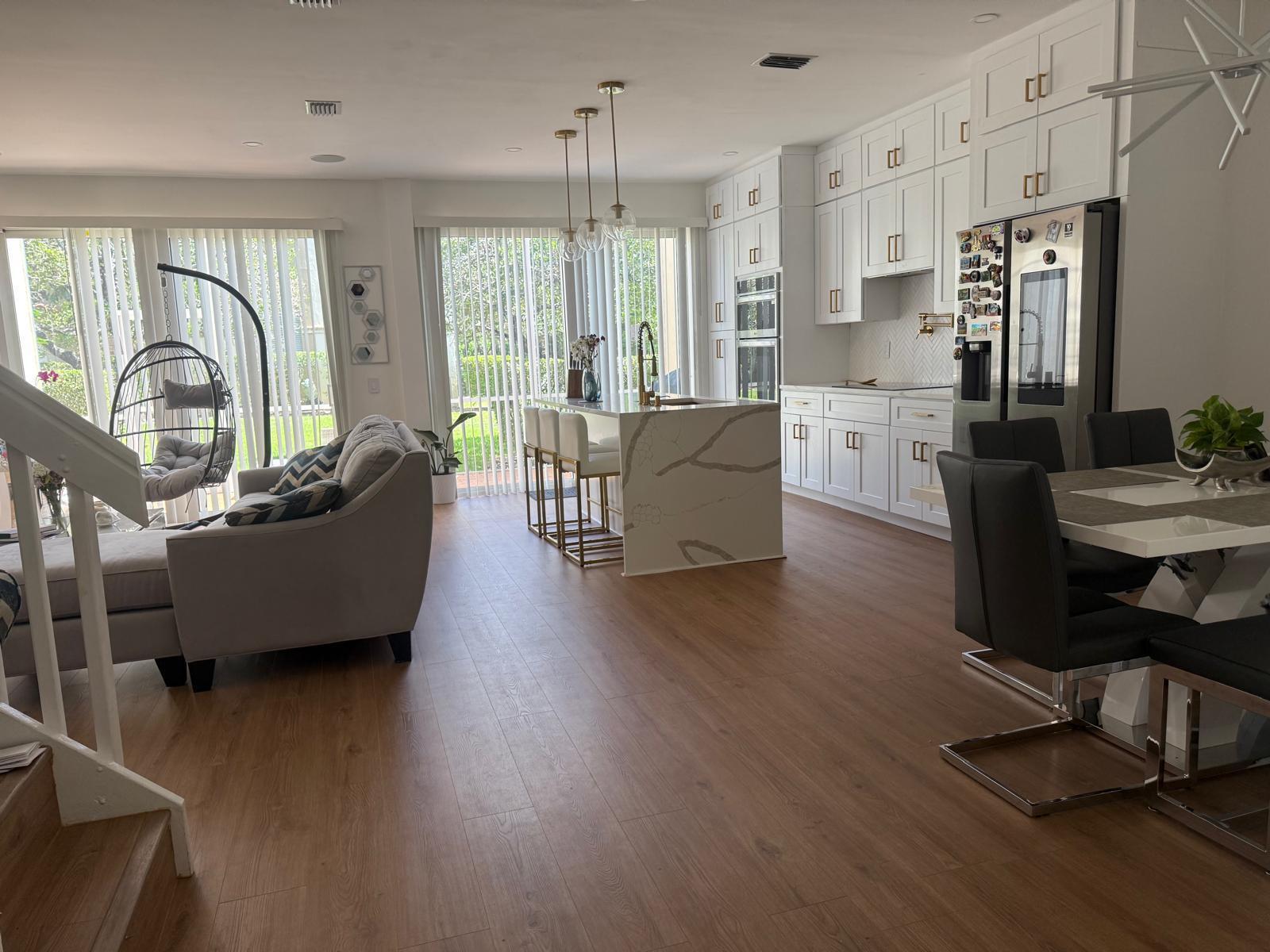 6772 Via Regina Property Photo 4