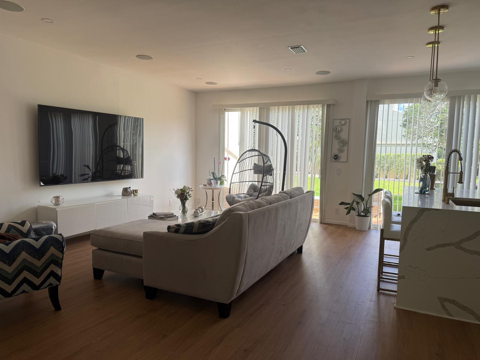 6772 Via Regina Property Photo 5
