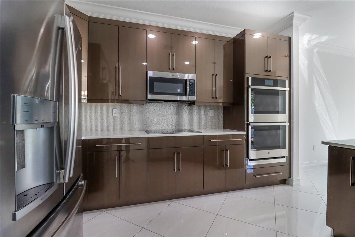 10098 Akenside Drive Property Photo 9
