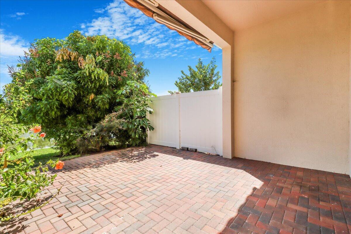 10098 Akenside Drive Property Photo 17