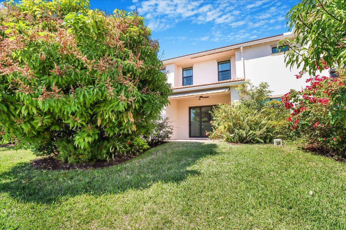 10098 Akenside Drive Property Photo 18