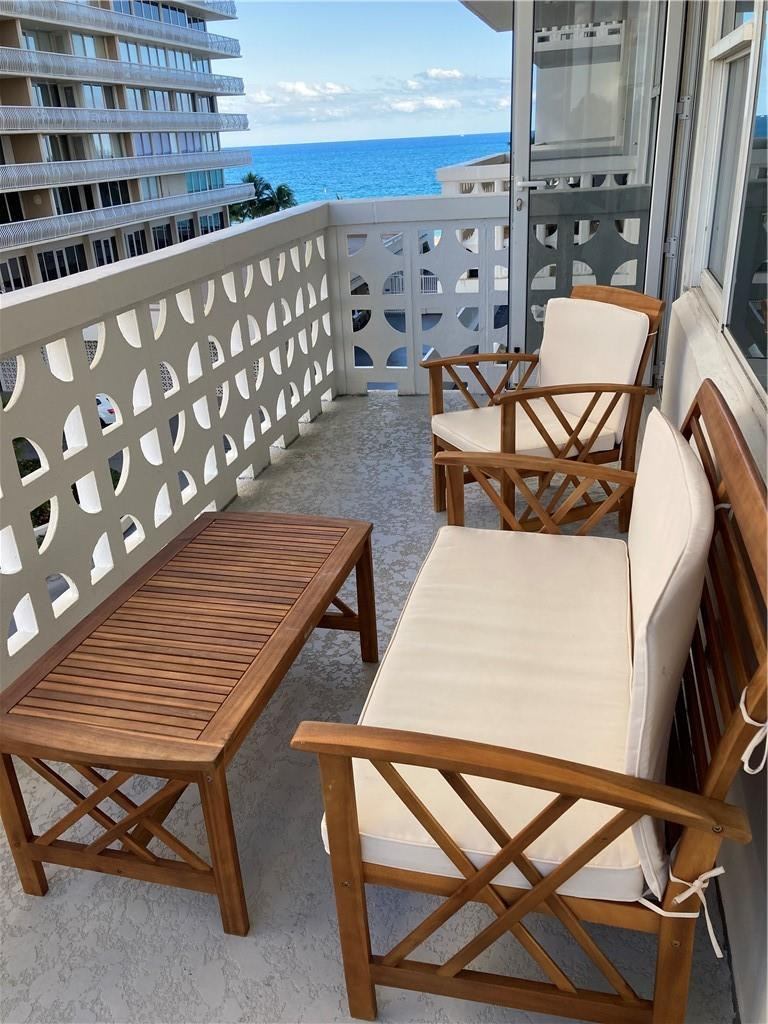 4010 N Galt Ocean Drive 414 Property Photo 2