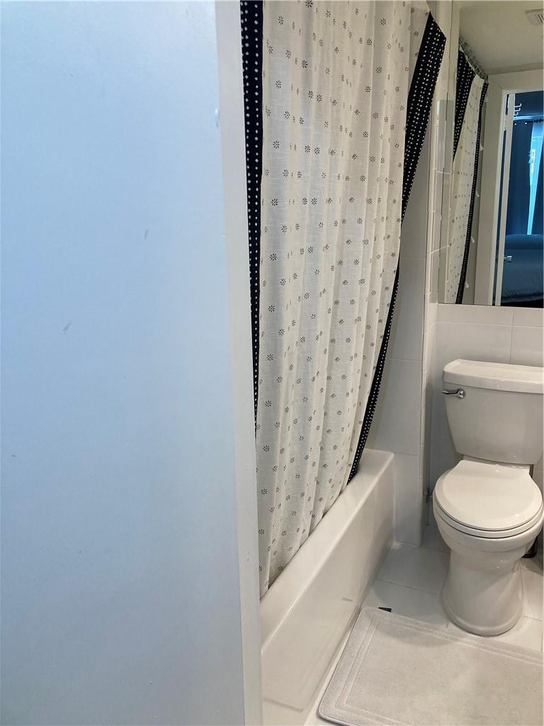4010 N Galt Ocean Drive 414 Property Photo 17