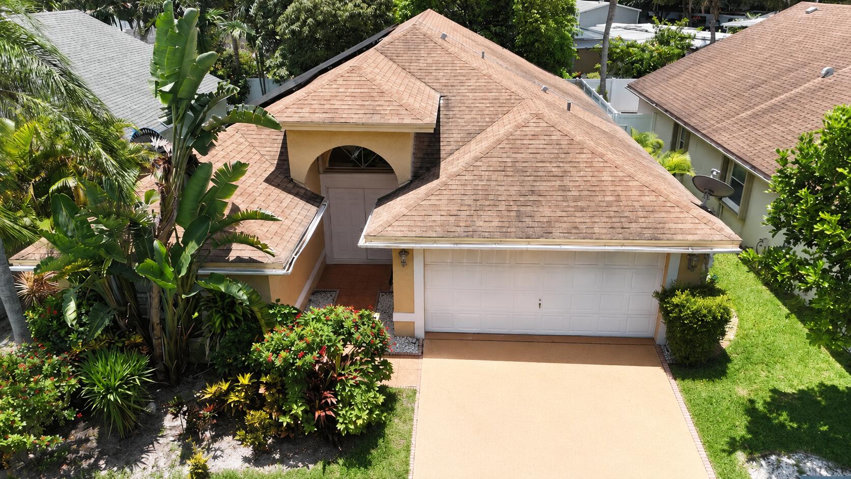 1059 Fairfax Circle W Property Photo 1