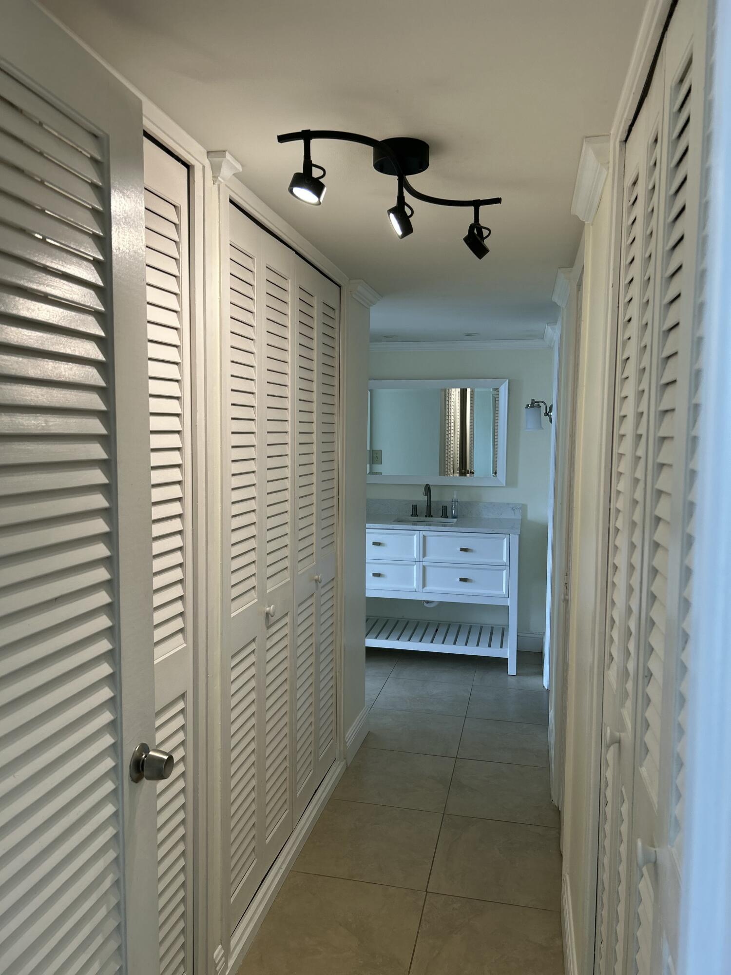 305 N Pompano Beach Boulevard 205 Property Photo 11