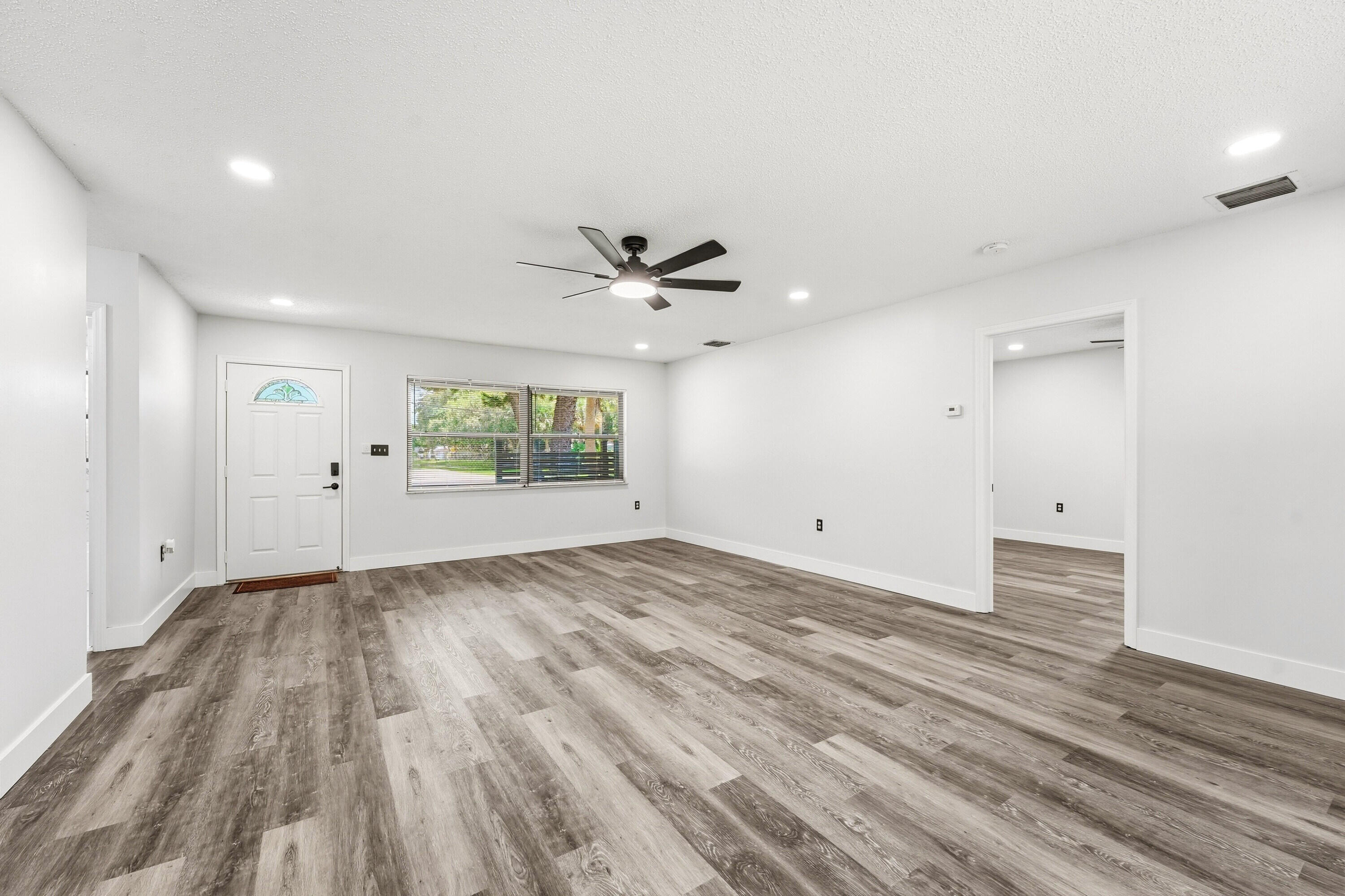 6007 Fort Pierce Boulevard Property Photo 3