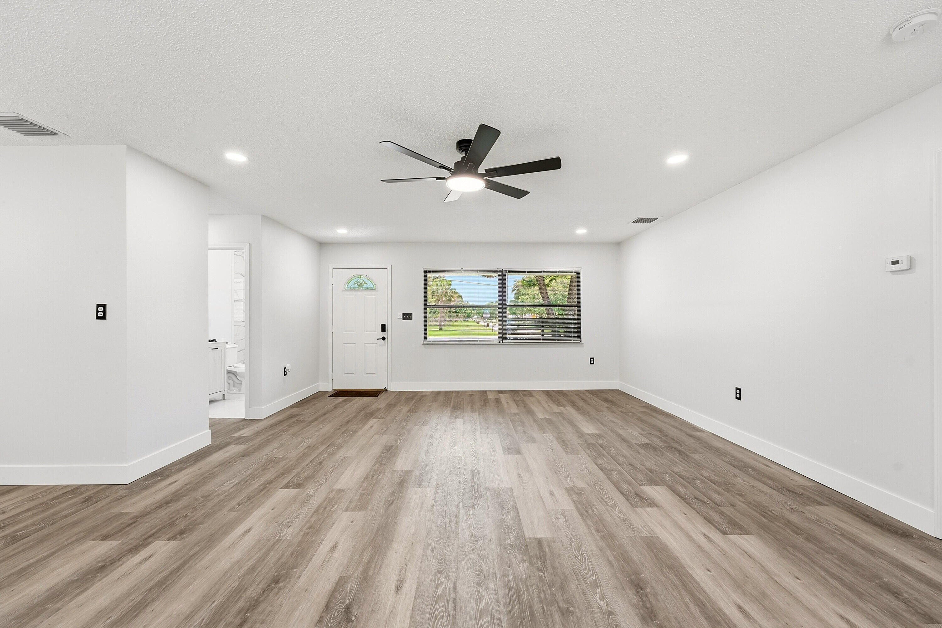 6007 Fort Pierce Boulevard Property Photo 6
