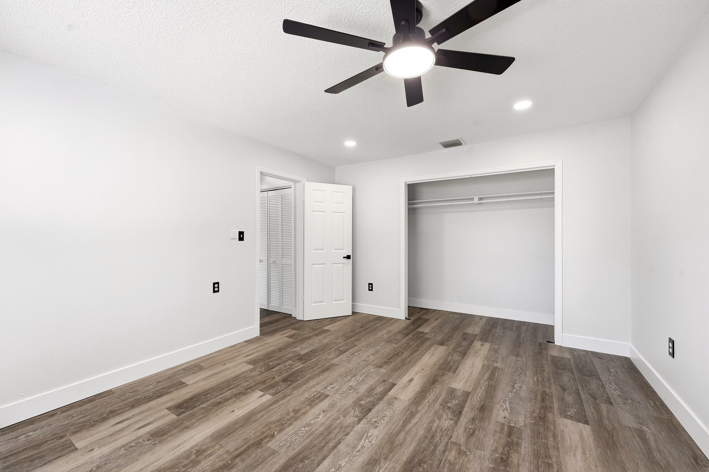 6007 Fort Pierce Boulevard Property Photo 11