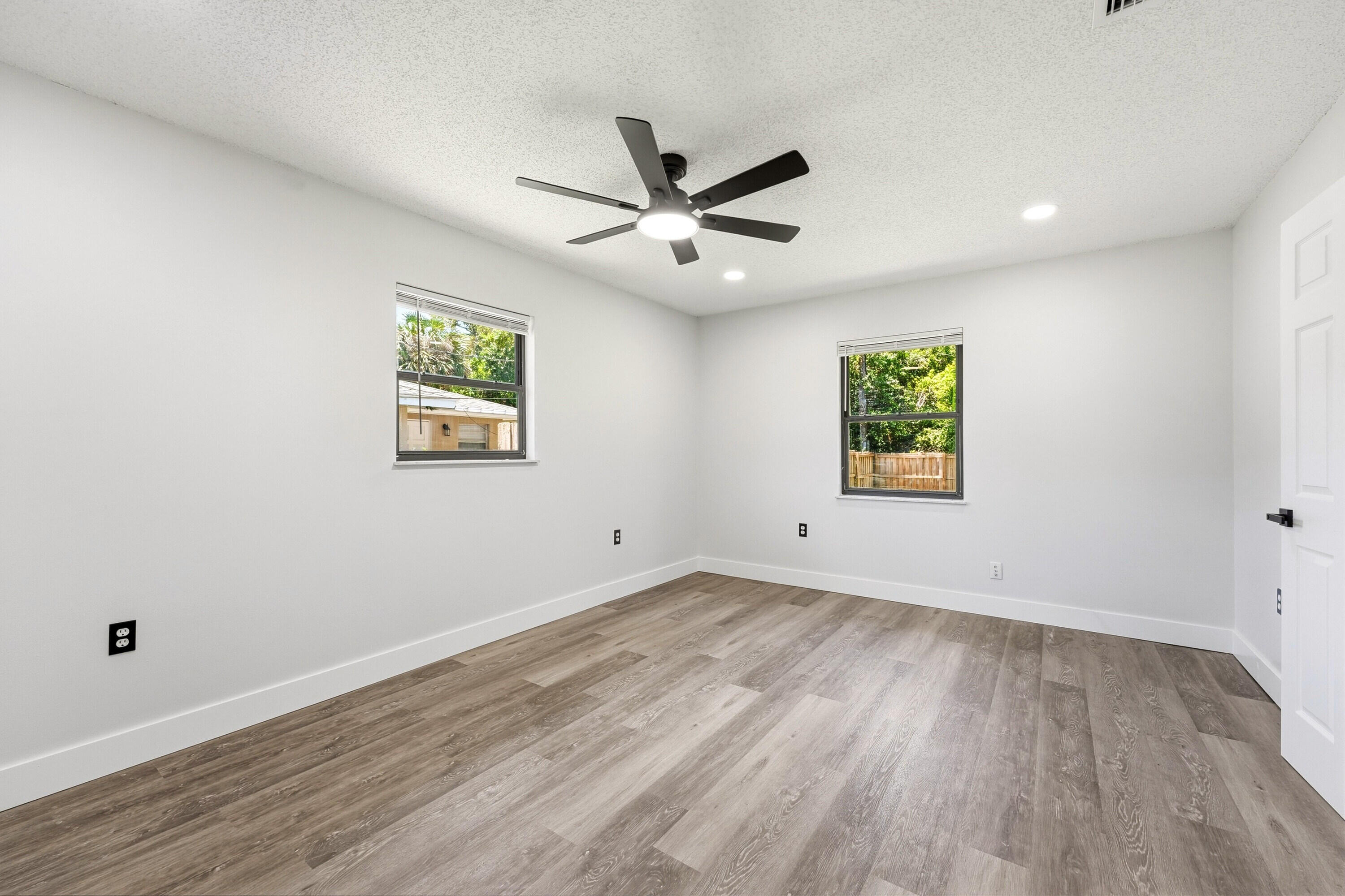6007 Fort Pierce Boulevard Property Photo 17