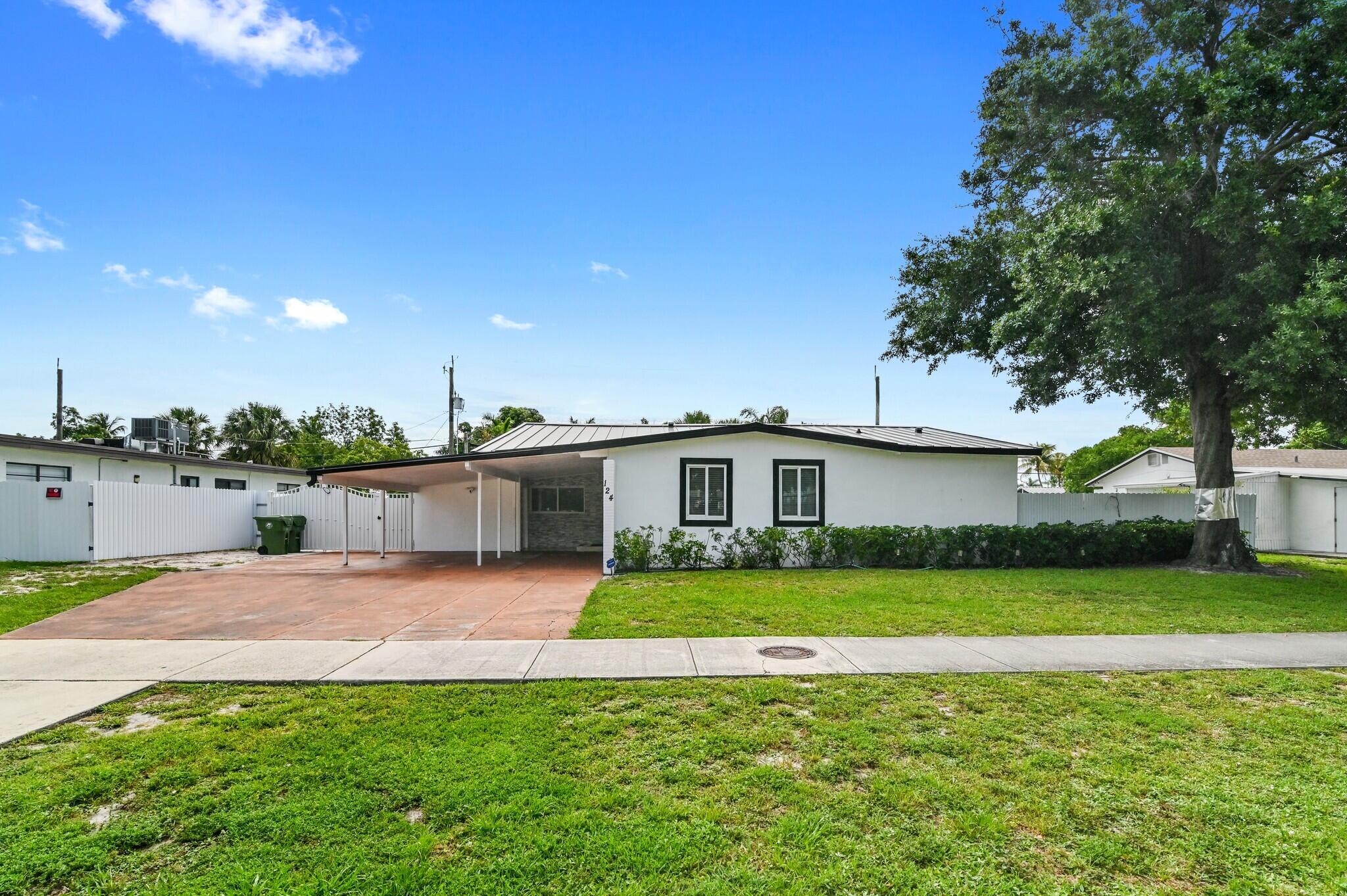 124 Davis Road Property Photo 1