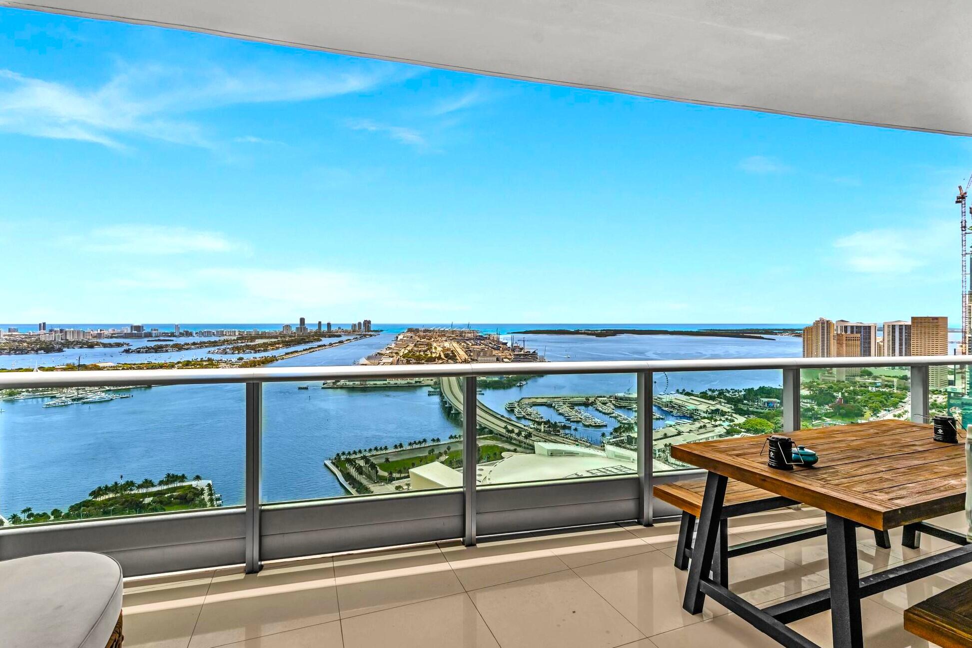 900 Biscayne Boulevard 4703 Property Photo 1