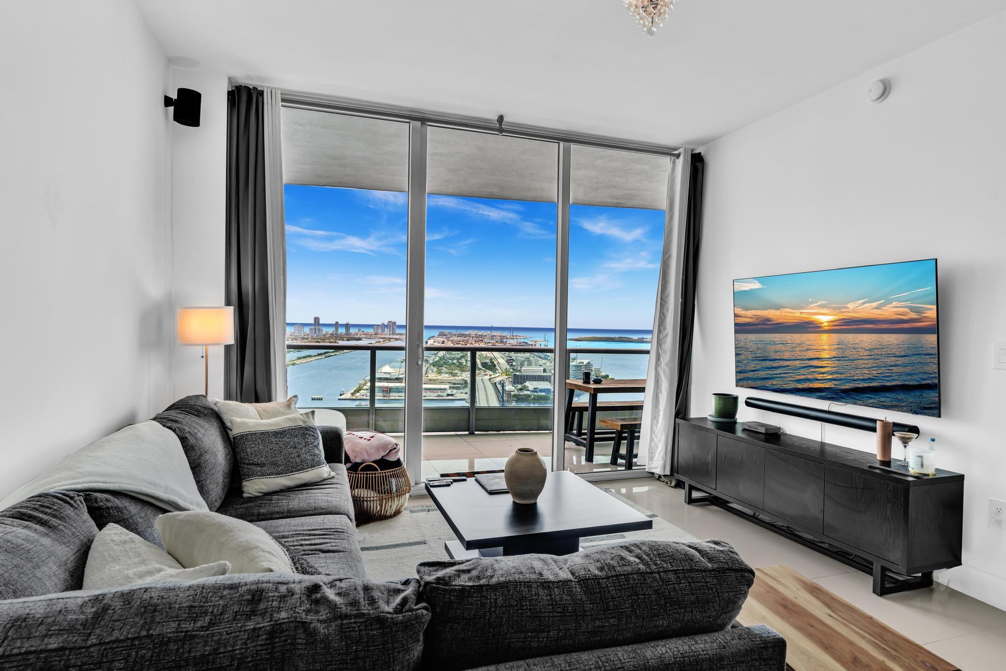 900 Biscayne Boulevard 4703 Property Photo 3
