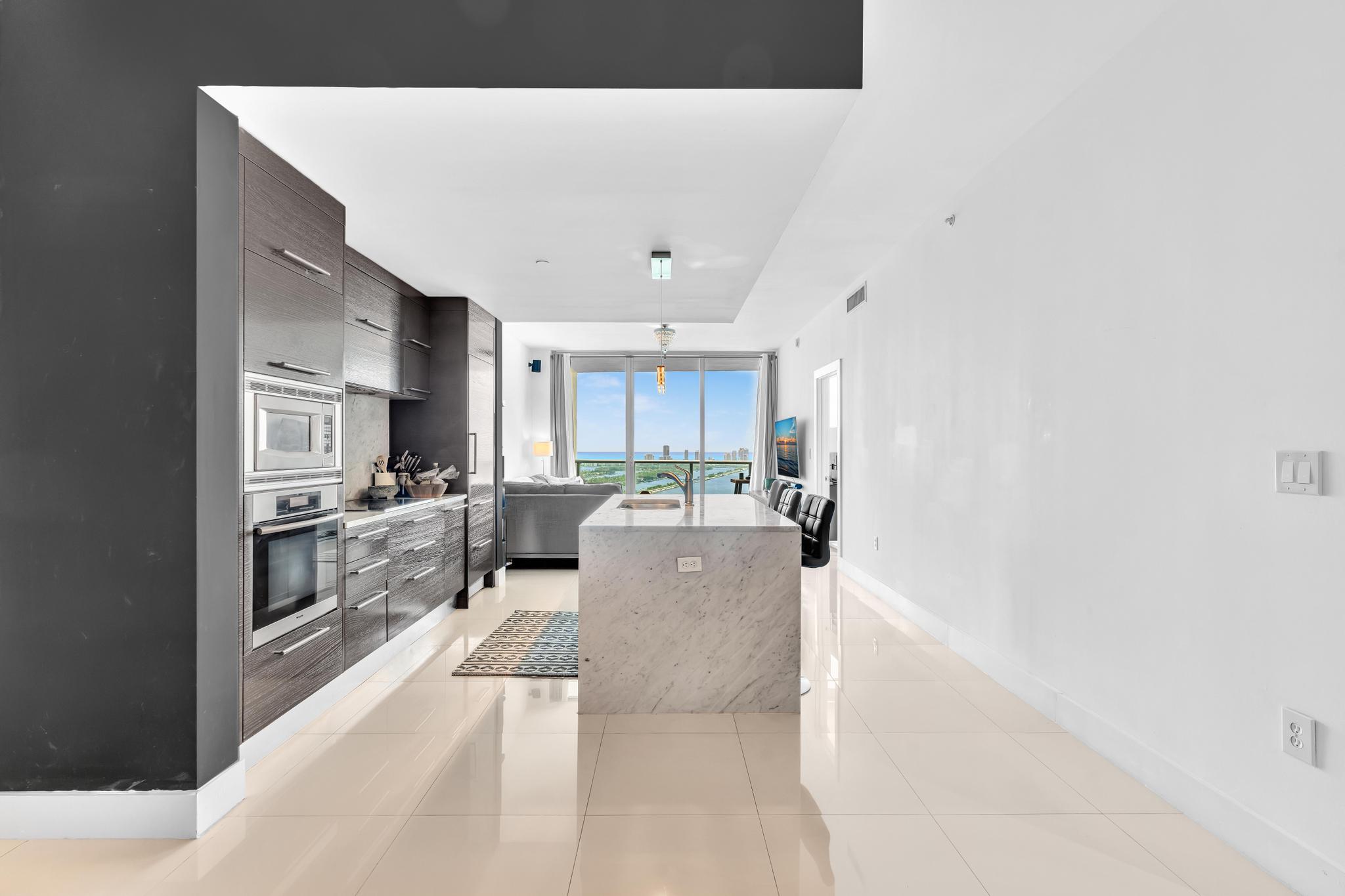 900 Biscayne Boulevard 4703 Property Photo 8