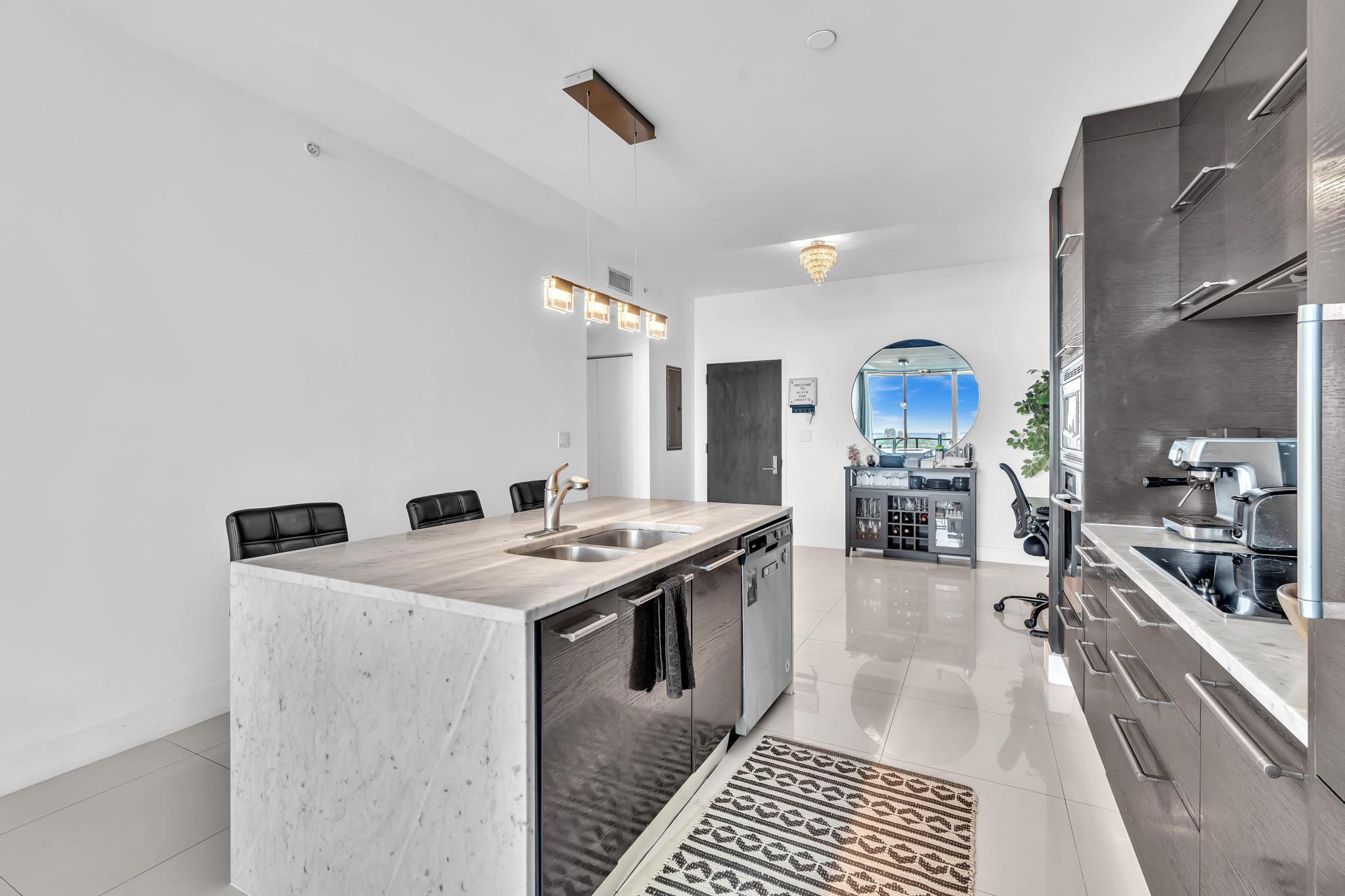 900 Biscayne Boulevard 4703 Property Photo 12