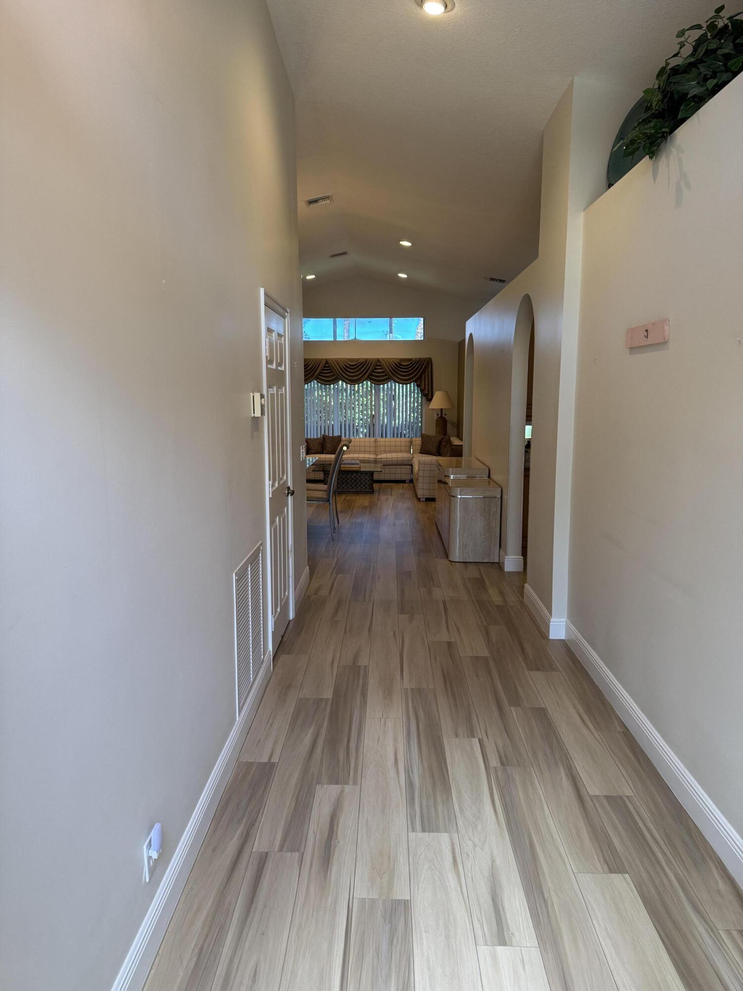 6693 Sun River Road Property Photo 5