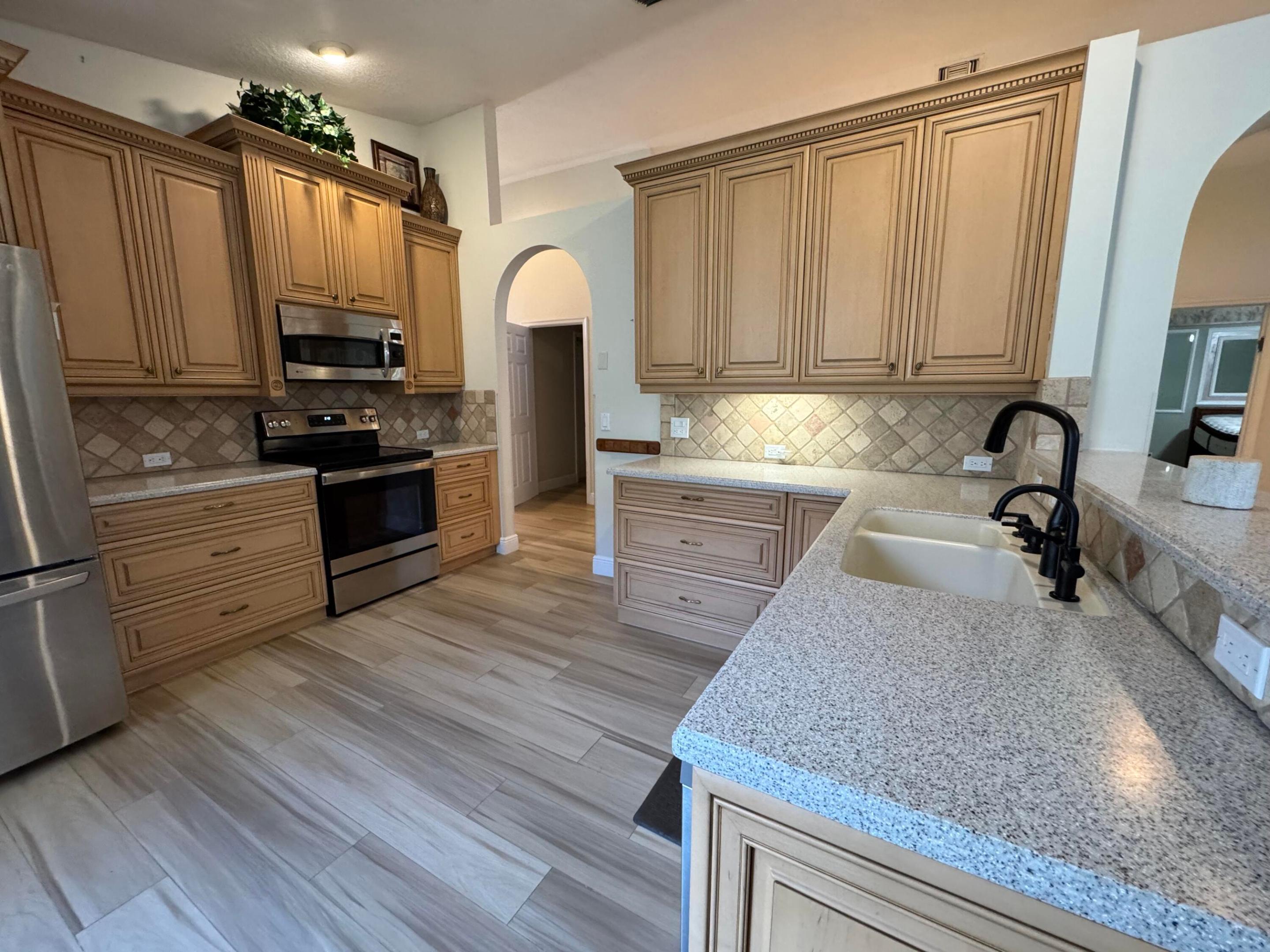 6693 Sun River Road Property Photo 9