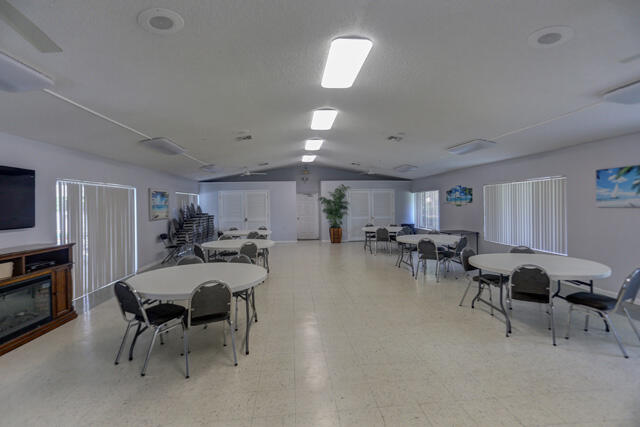 1010 Green Pine Boulevard E1 Property Photo 22