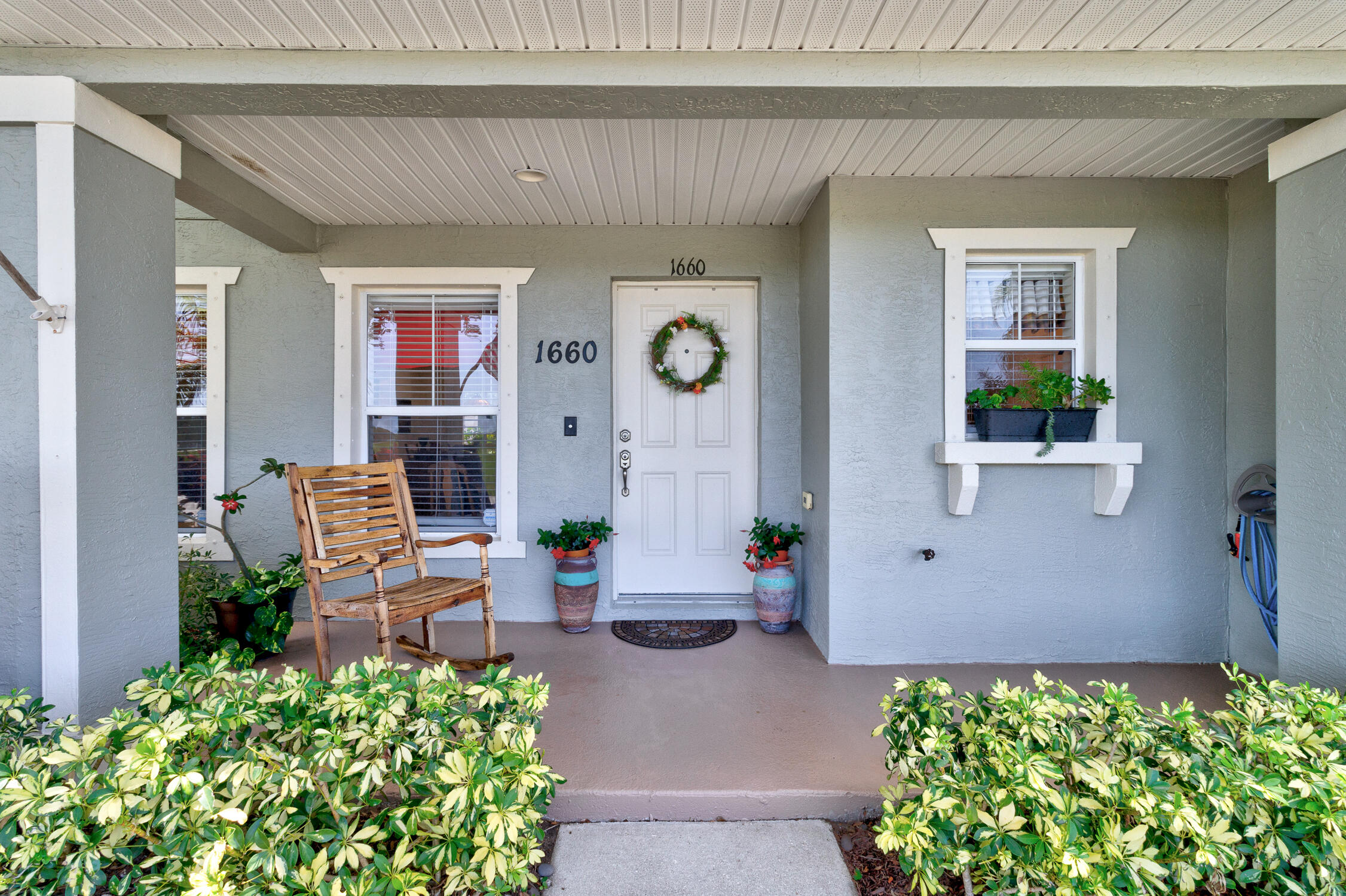 1660 Pointe W Way Property Photo 3