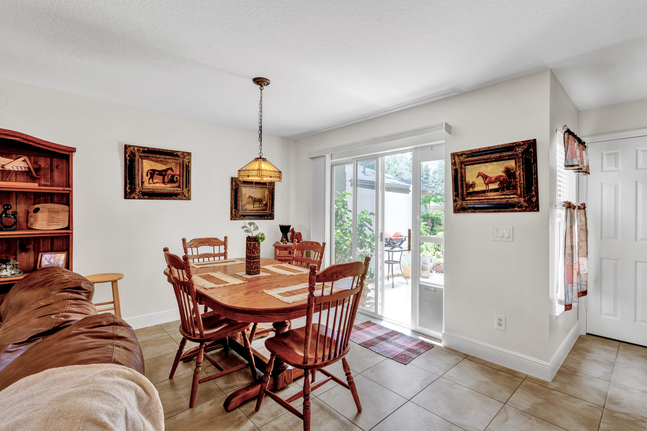 1660 Pointe W Way Property Photo 13