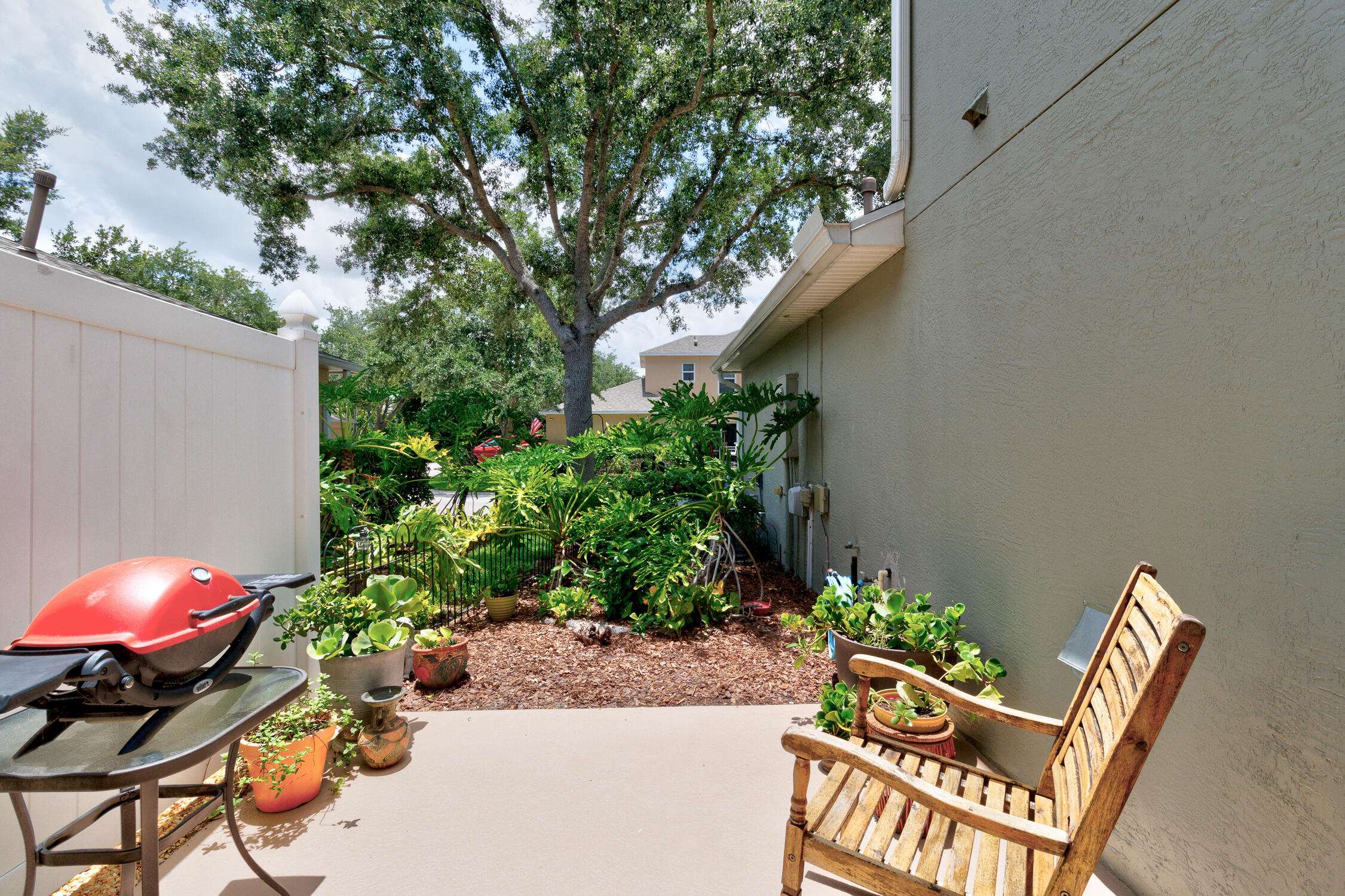 1660 Pointe W Way Property Photo 26