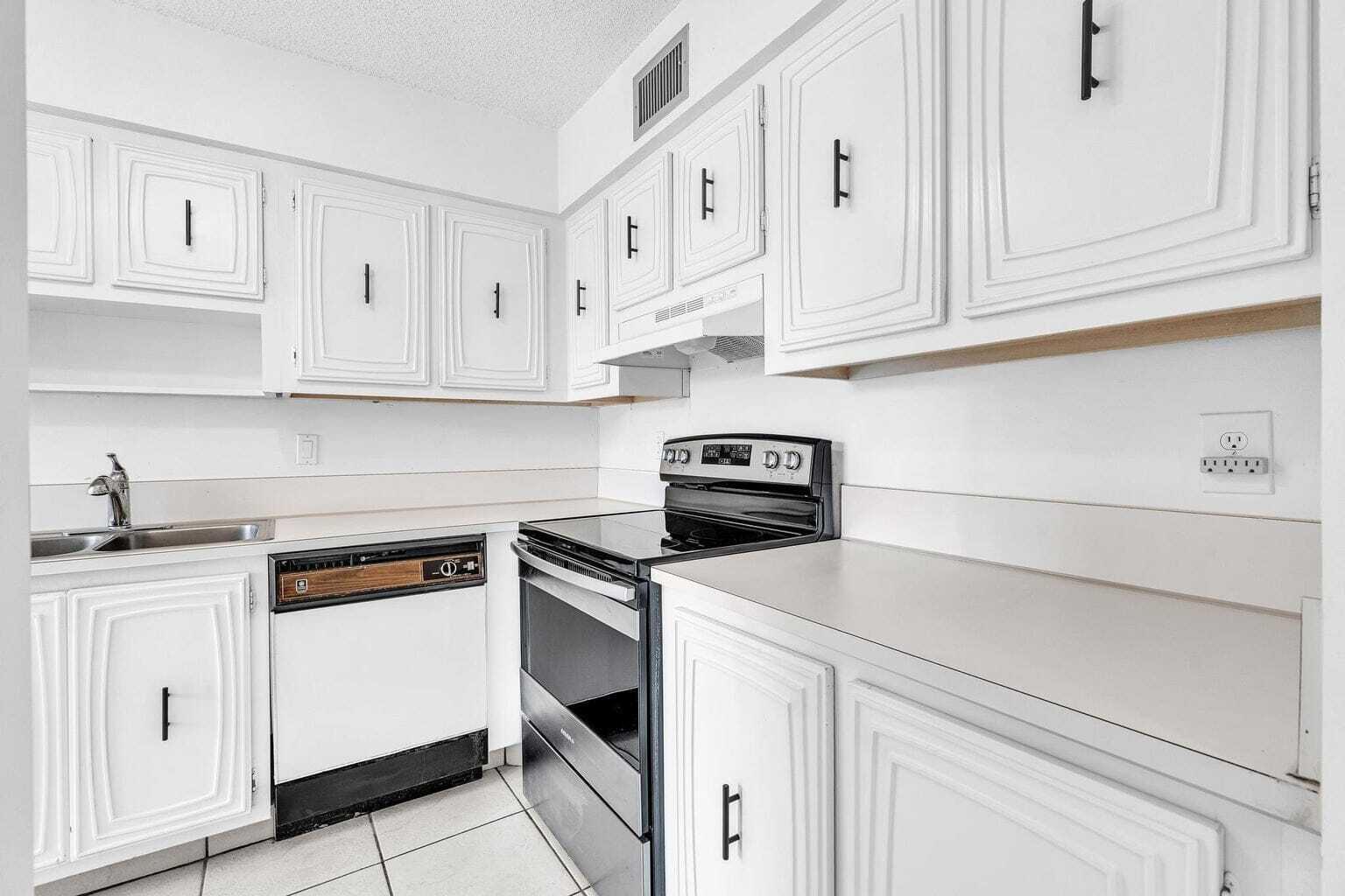 13721 Flora Place D Property Photo 25