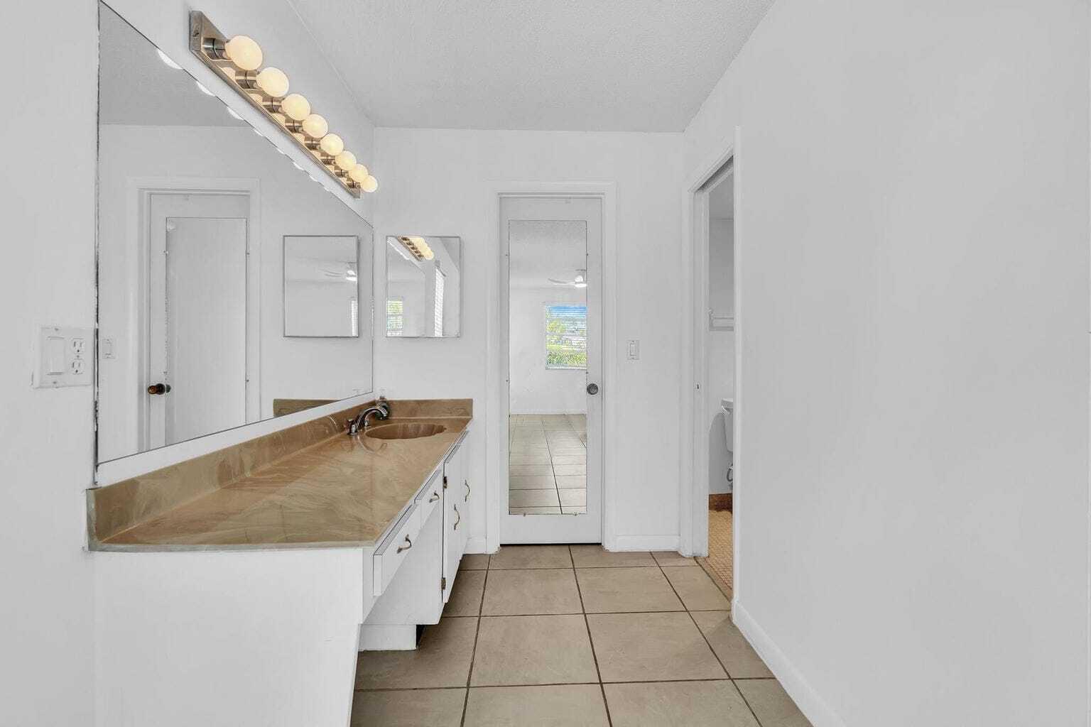 13721 Flora Place D Property Photo 40
